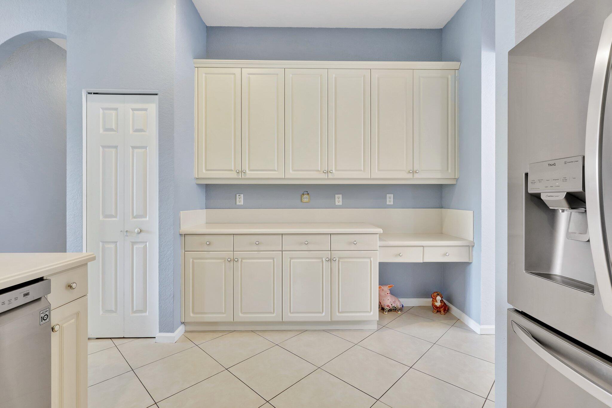 9883 Savannah Estates Drive