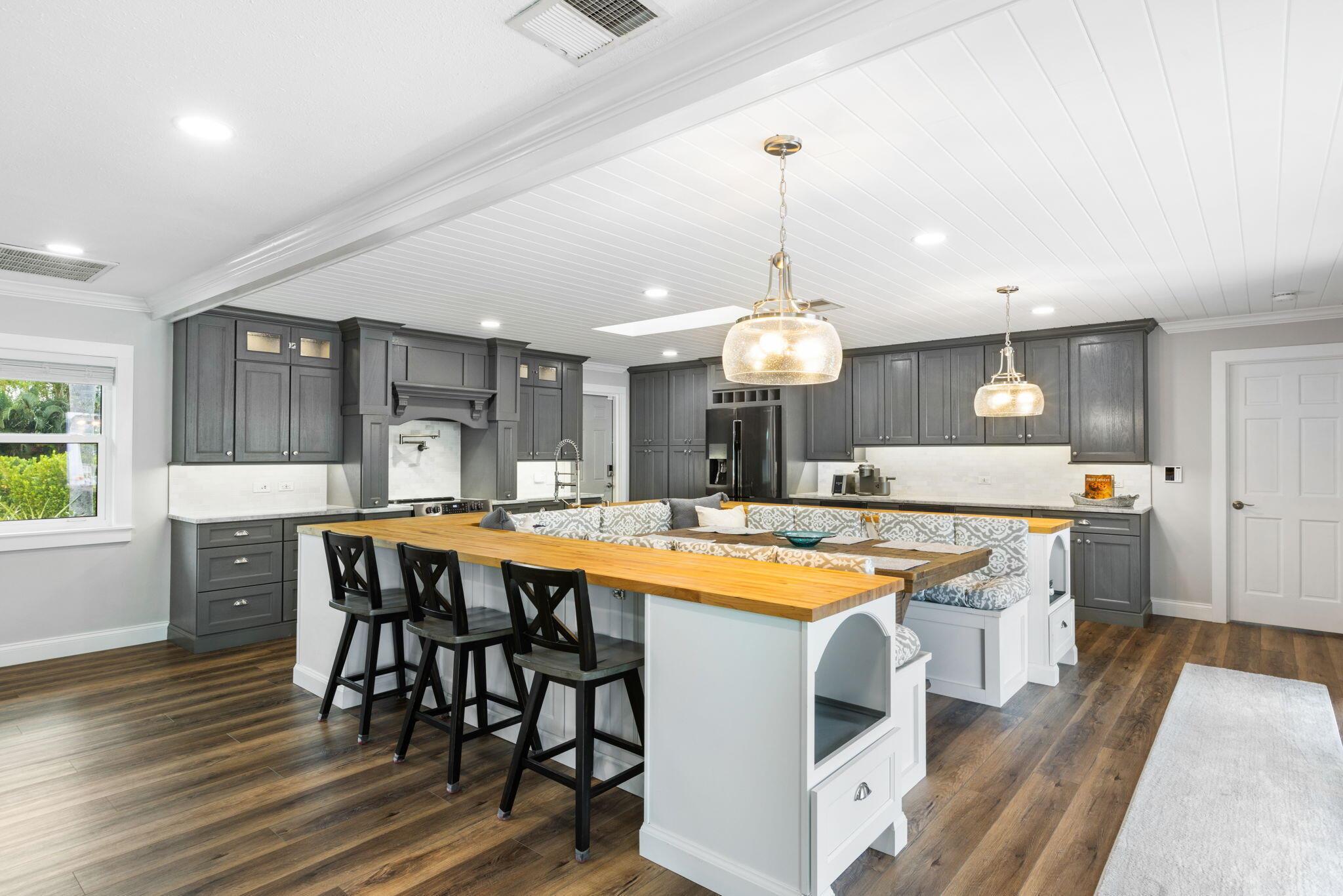 610 SW Bittern Street