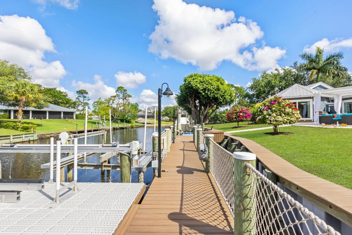 610 SW Bittern Street