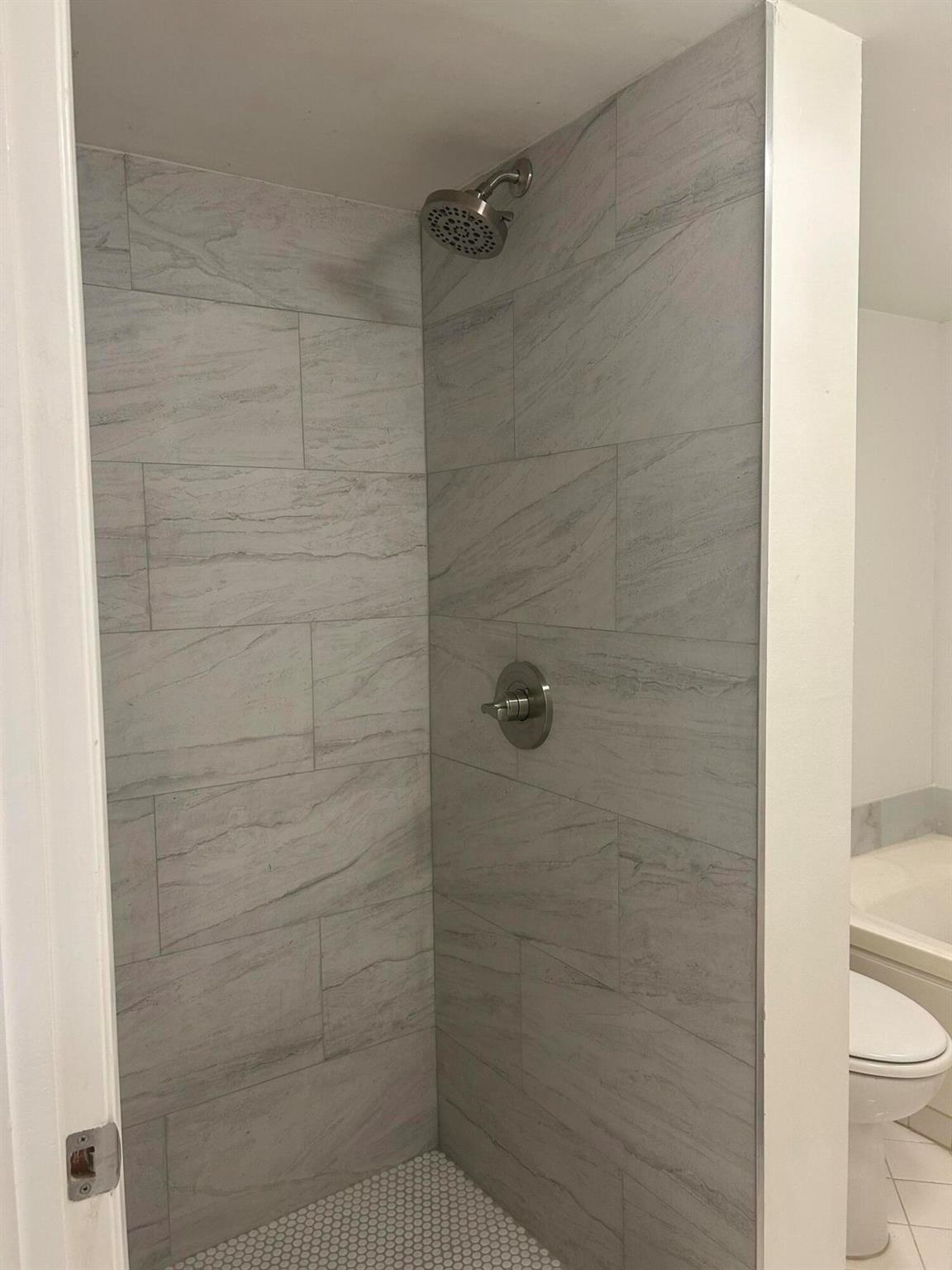 5800 Camino Del Sol 206