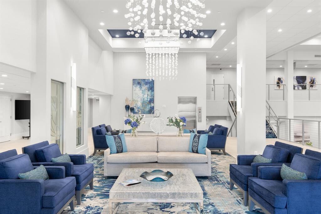 7076 Huntington Lane 801