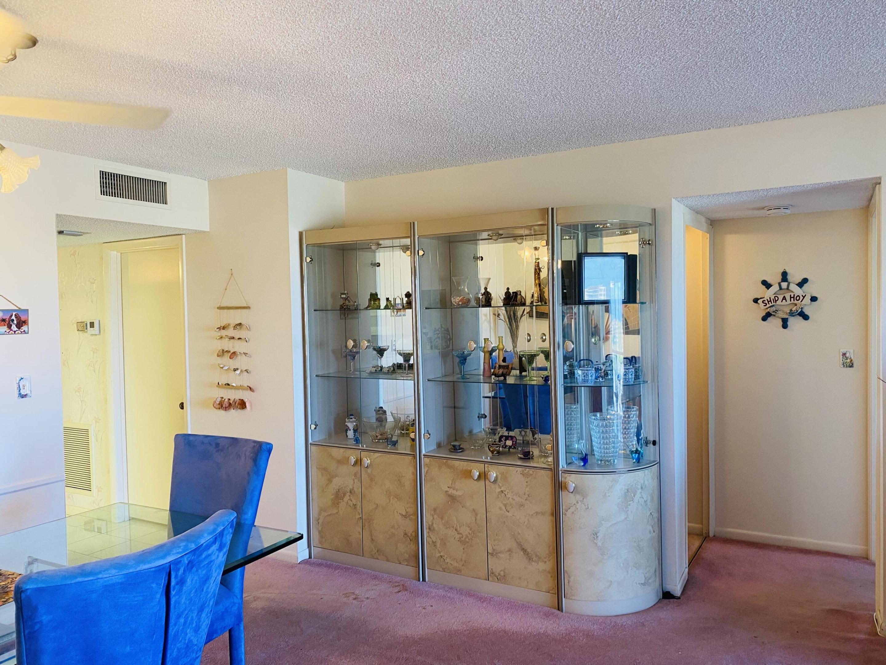 7076 Huntington Lane 801