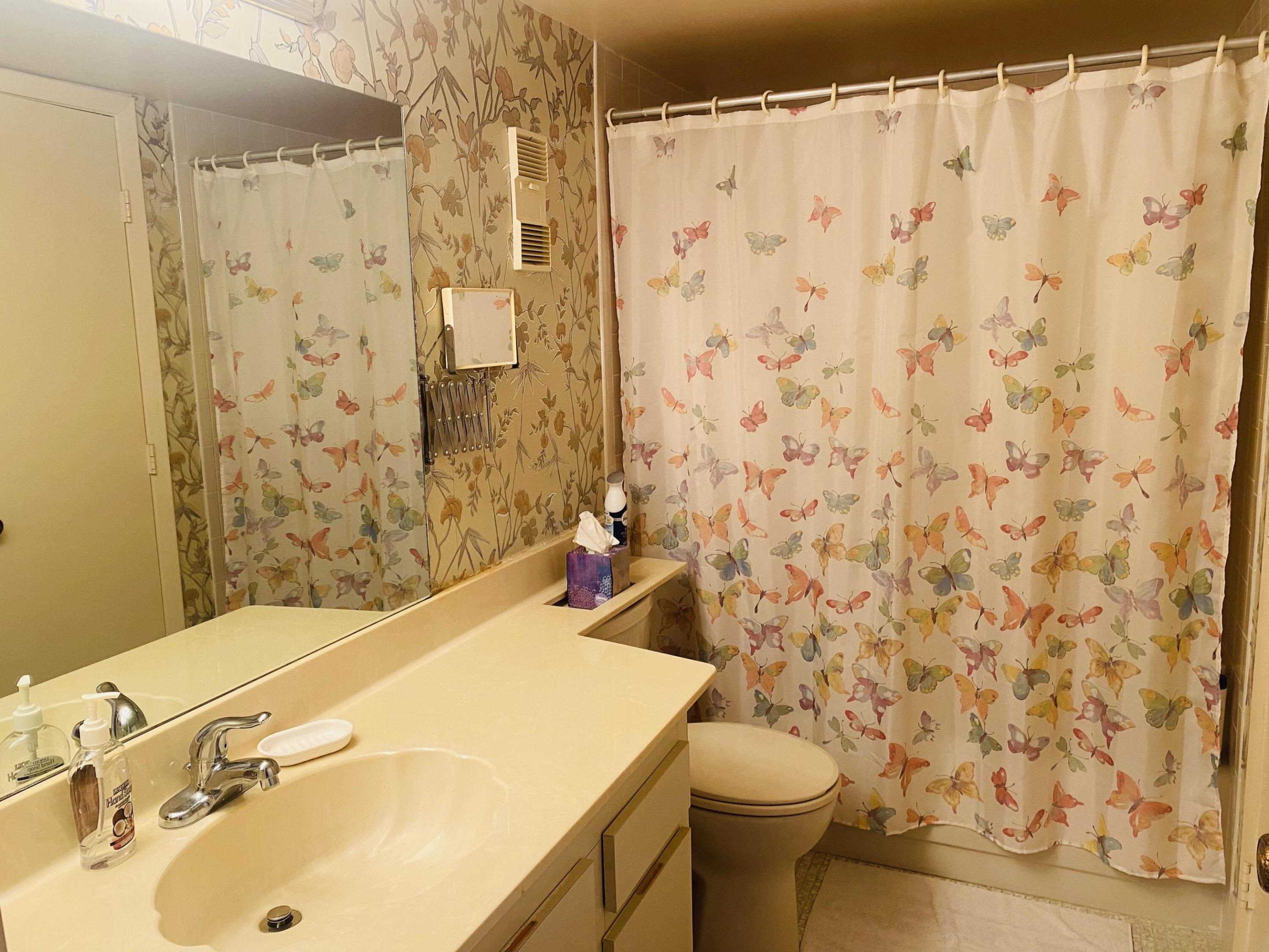 7076 Huntington Lane 801