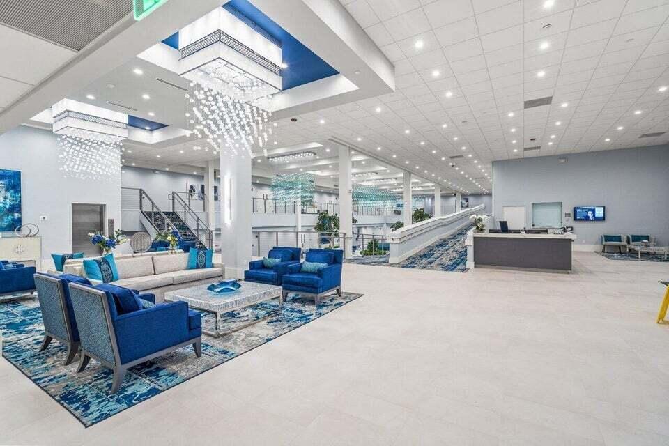 7076 Huntington Lane 801