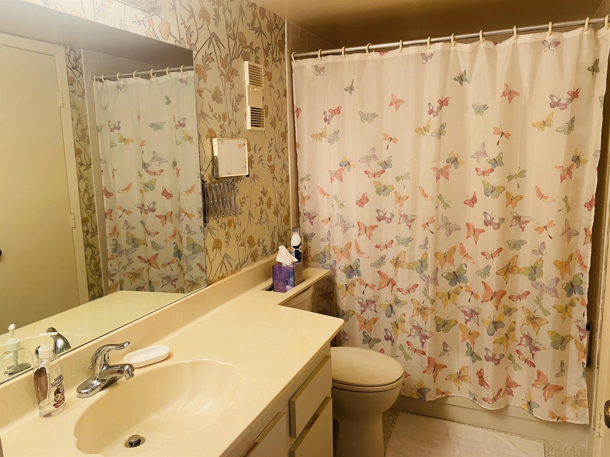 7076 Huntington Lane 801