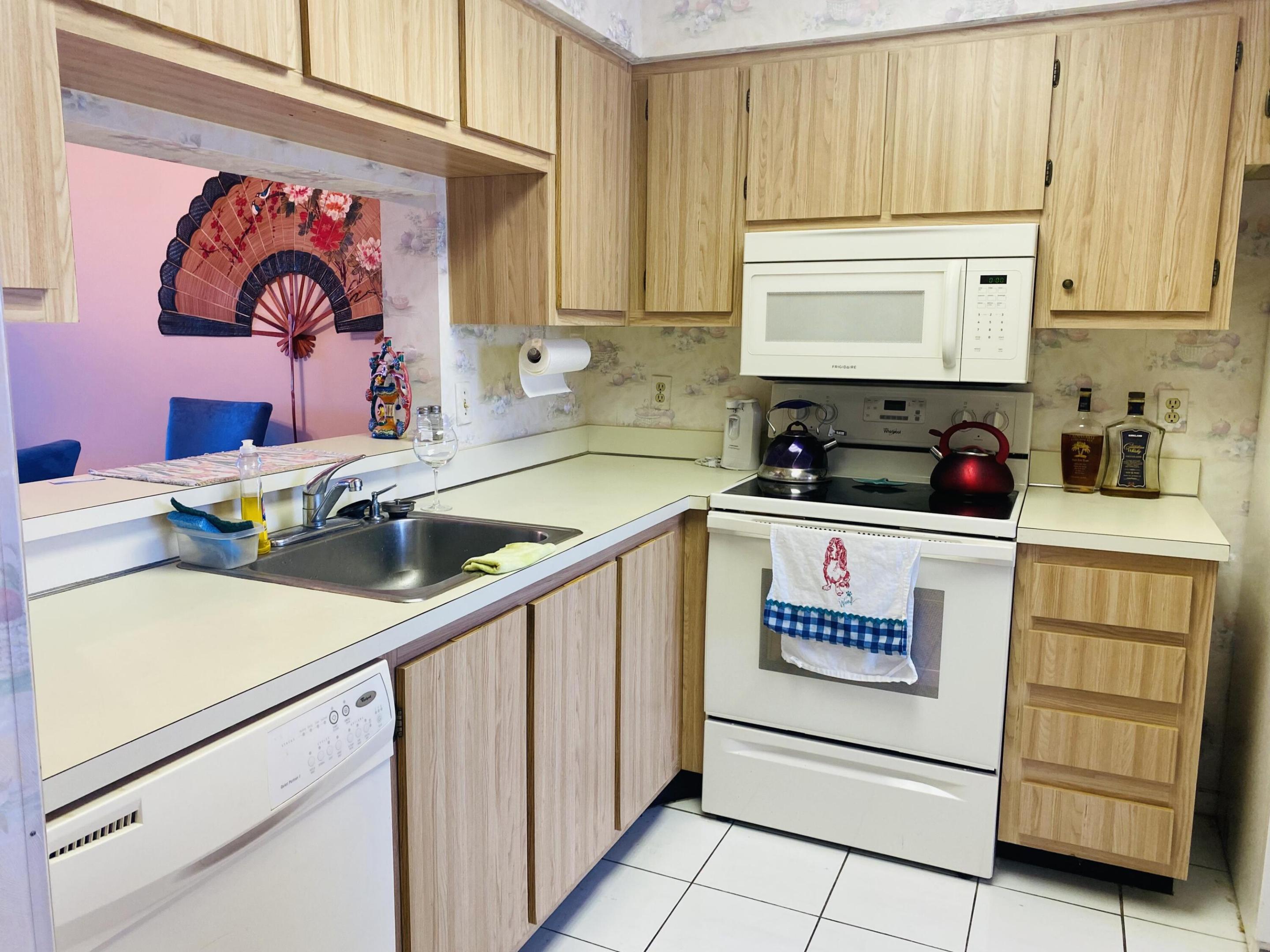 7076 Huntington Lane 801