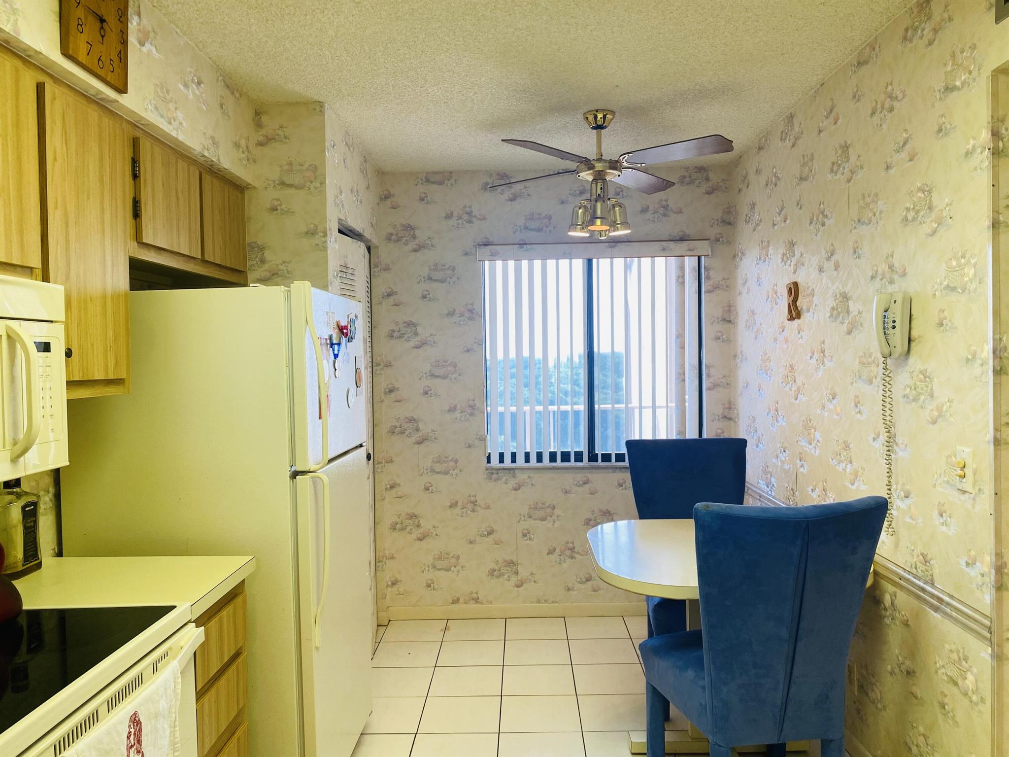 7076 Huntington Lane 801