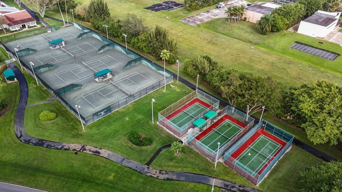 7076 Huntington Lane 801