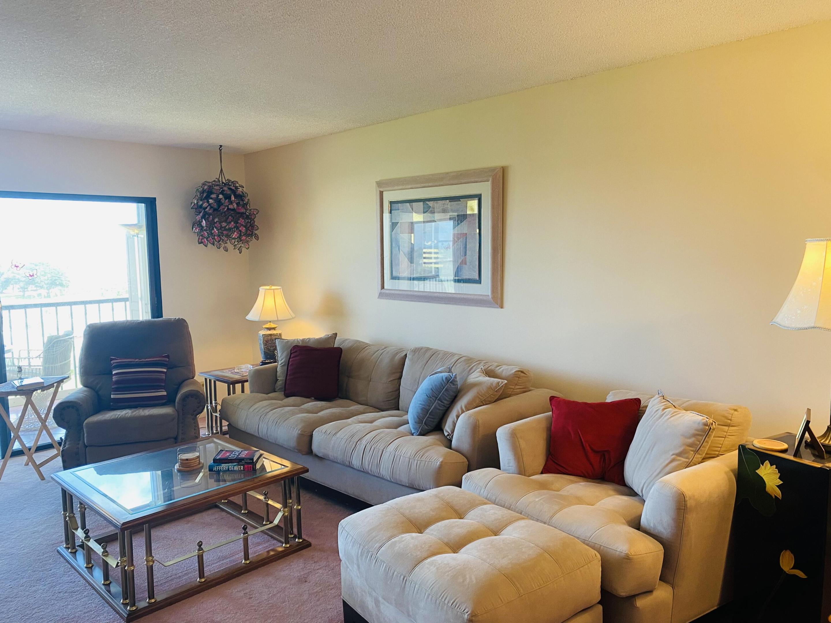 7076 Huntington Lane 801