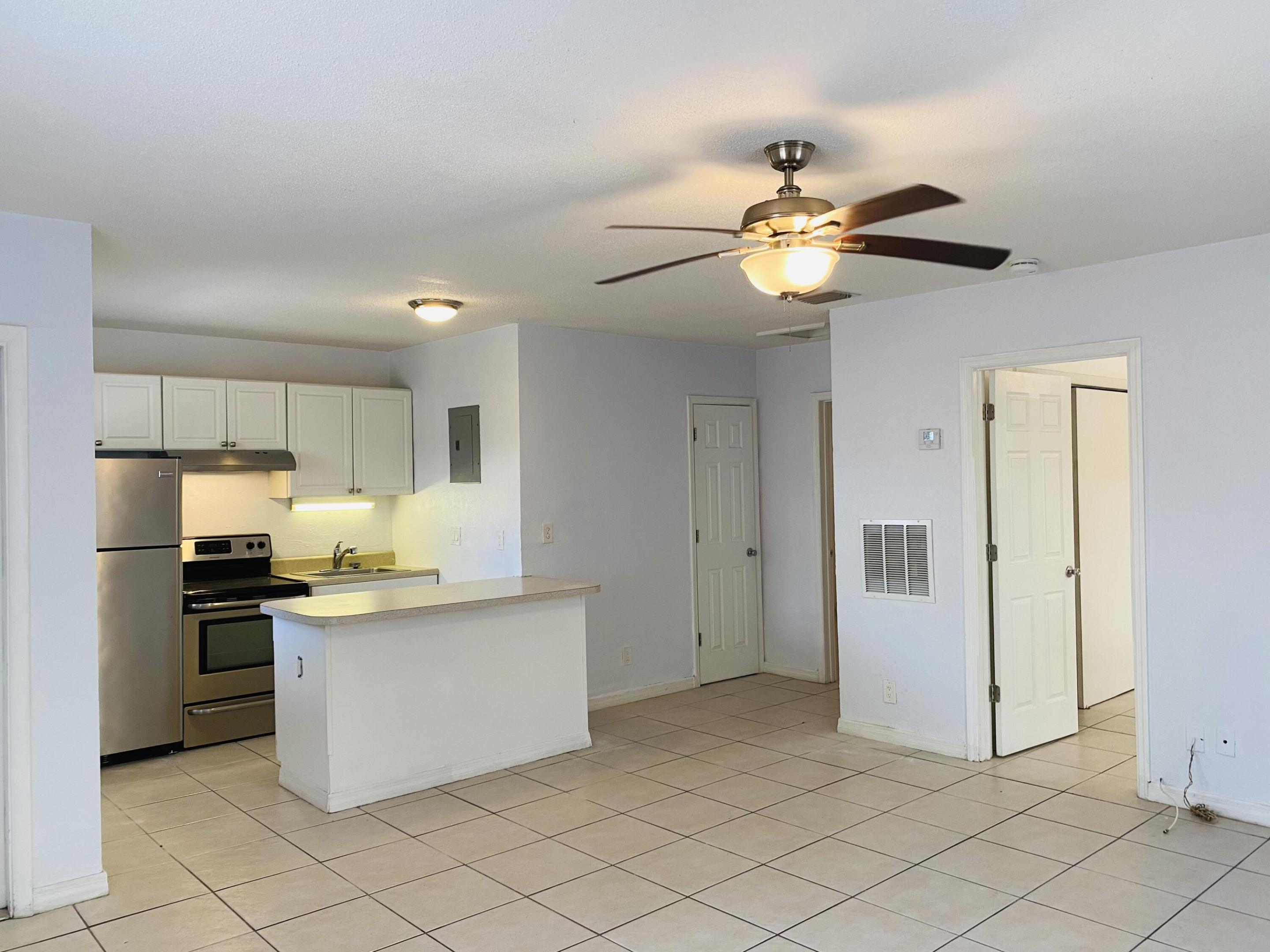 709 SW 13th Avenue 4