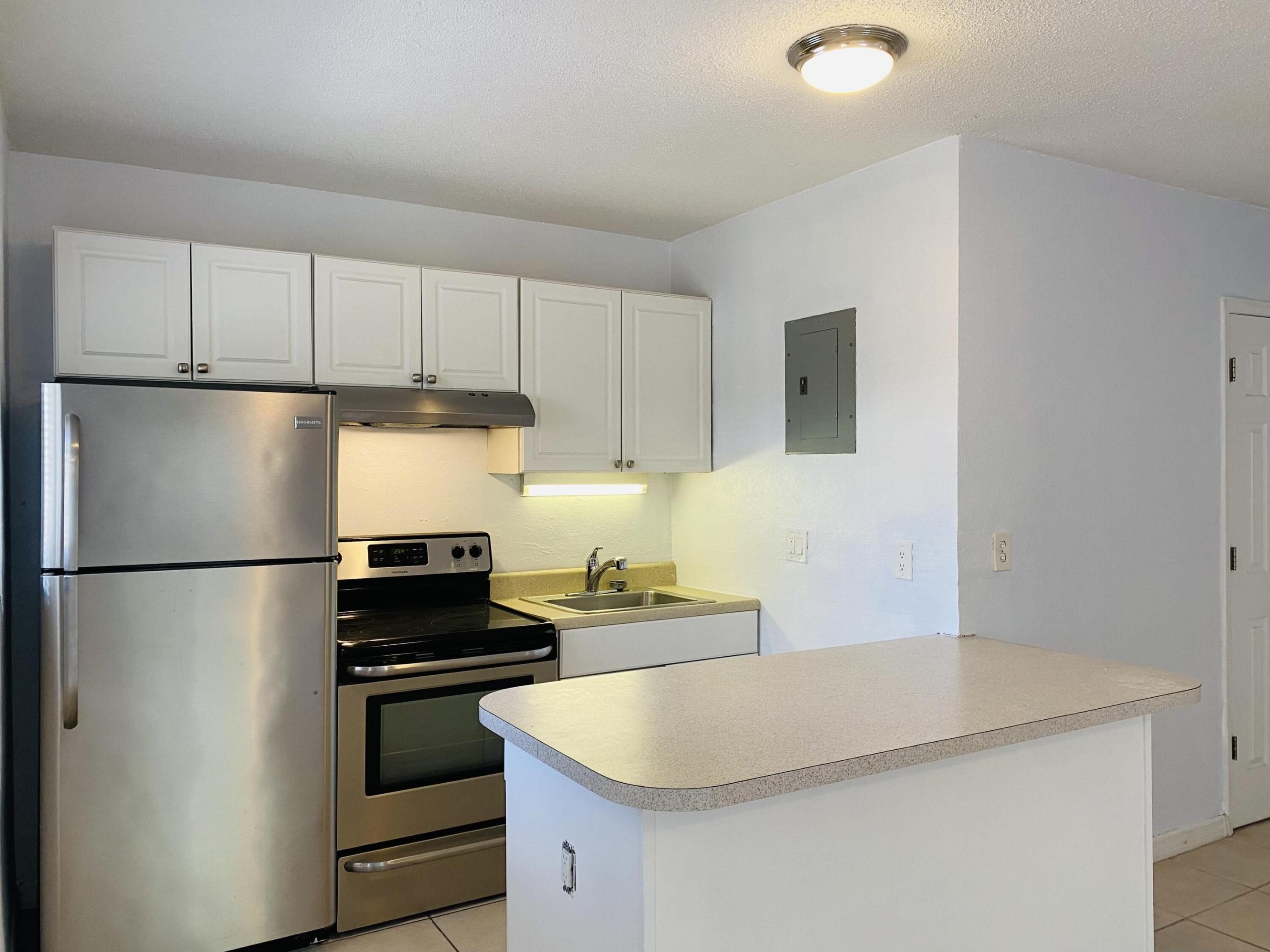 709 SW 13th Avenue 4