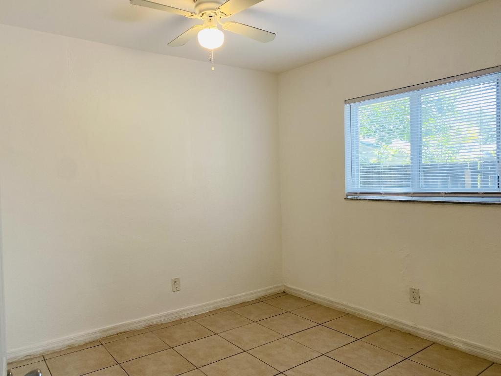 709 SW 13th Avenue 4