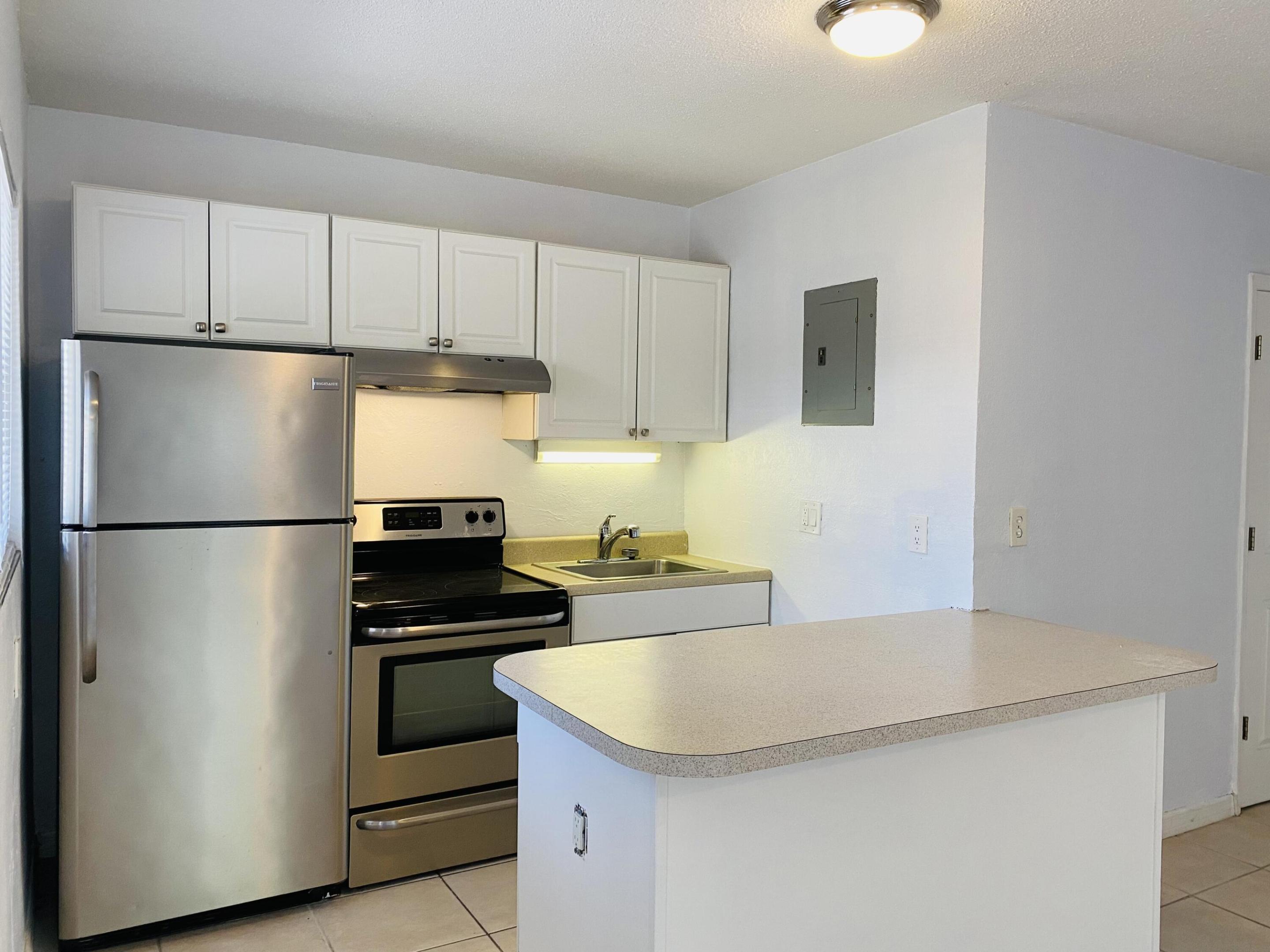 709 SW 13th Avenue 4