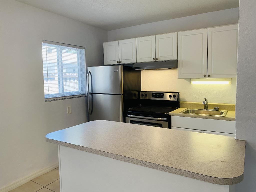 709 SW 13th Avenue 4