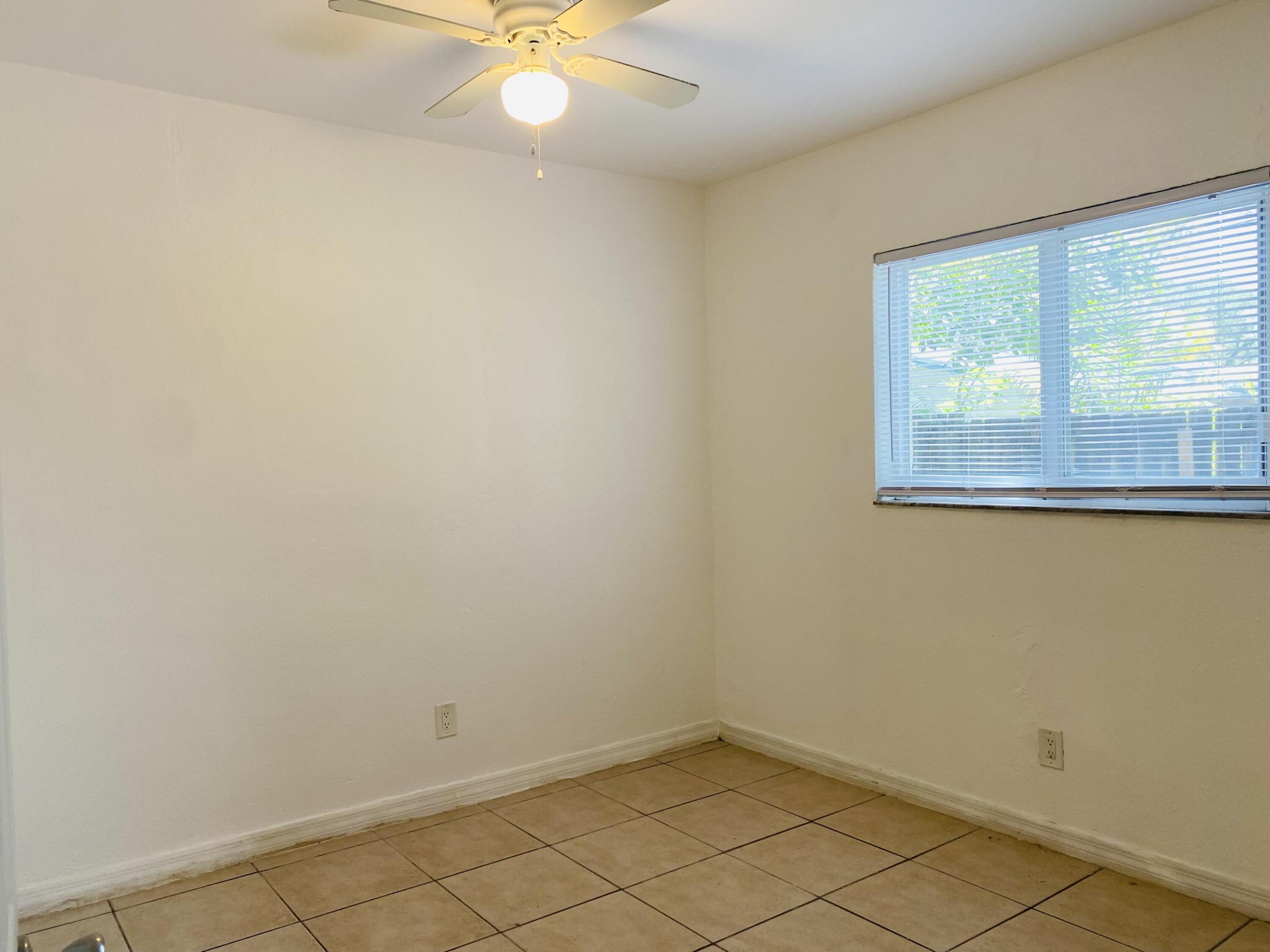 709 SW 13th Avenue 4