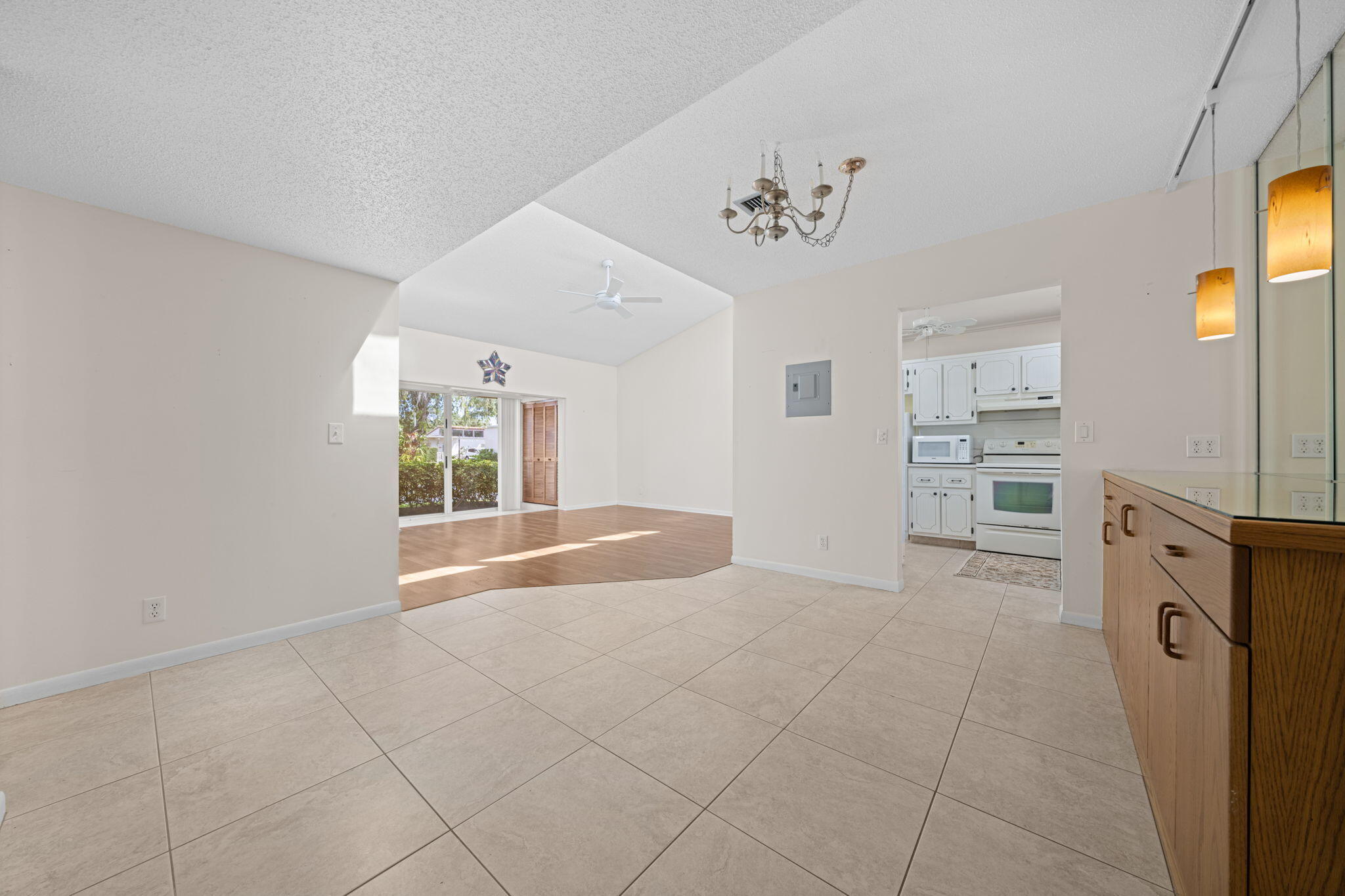 2541 Boundbrook Boulevard 126