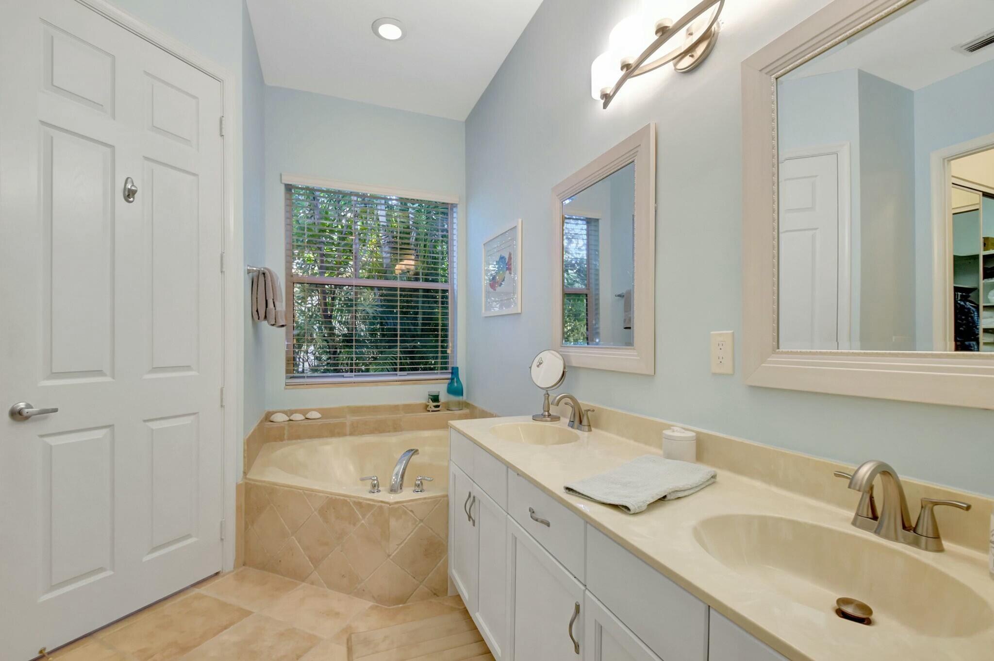 9225 Savannah Estates Drive