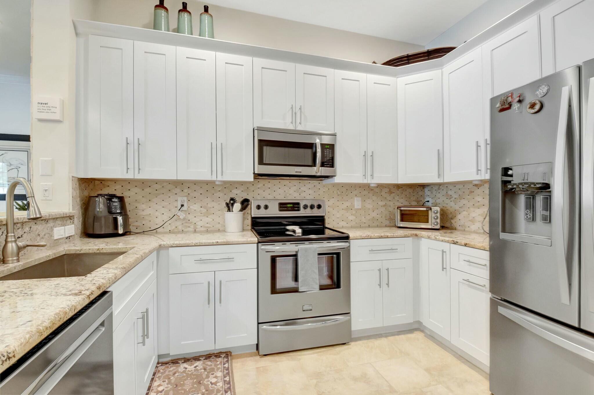 9225 Savannah Estates Drive