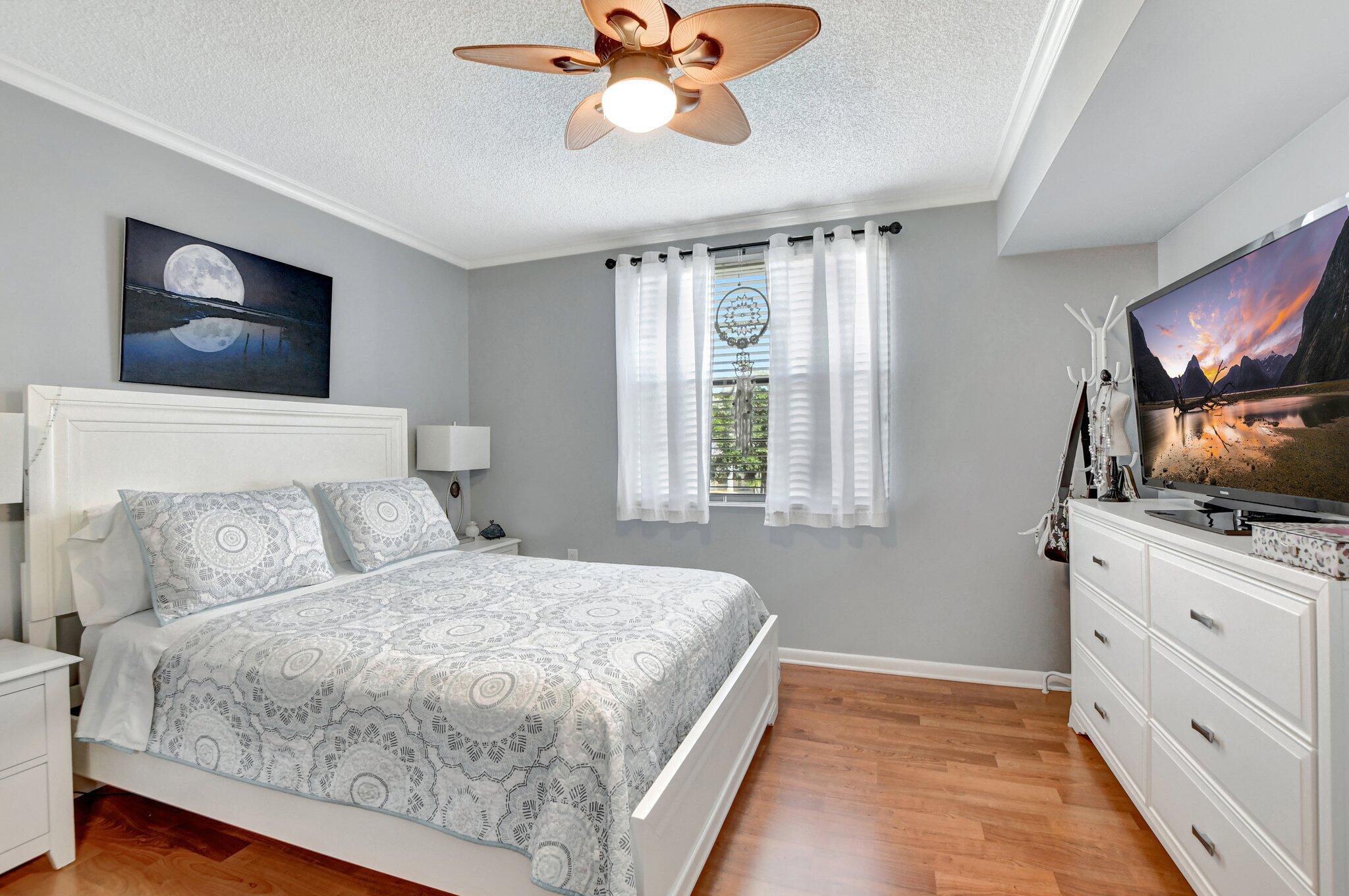6025 Balboa Circle 303
