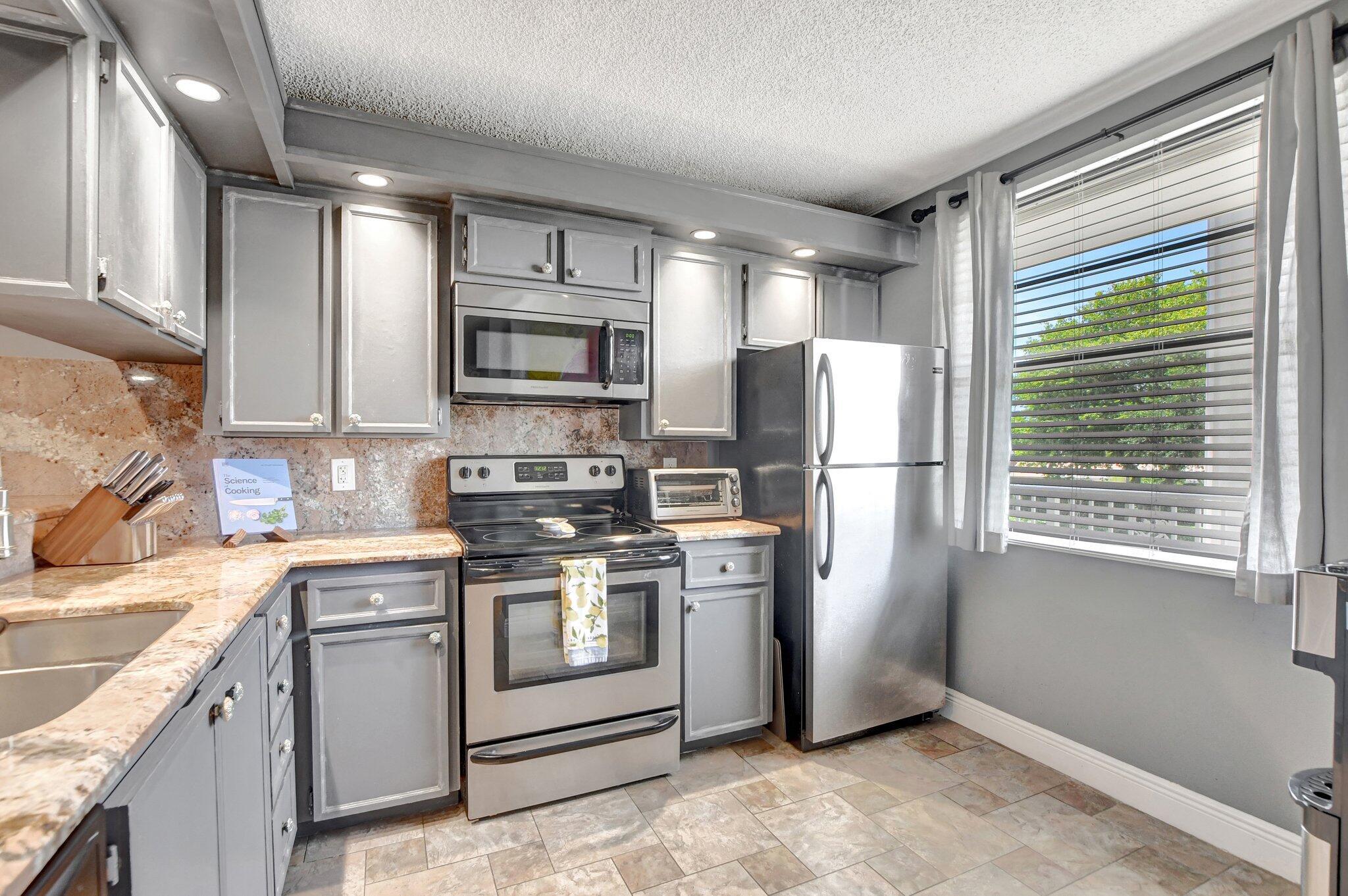 6025 Balboa Circle 303