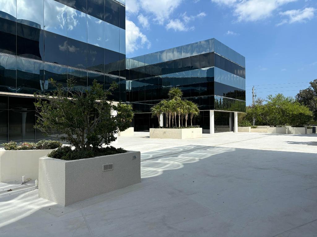 4800 N Federal Highway 307b