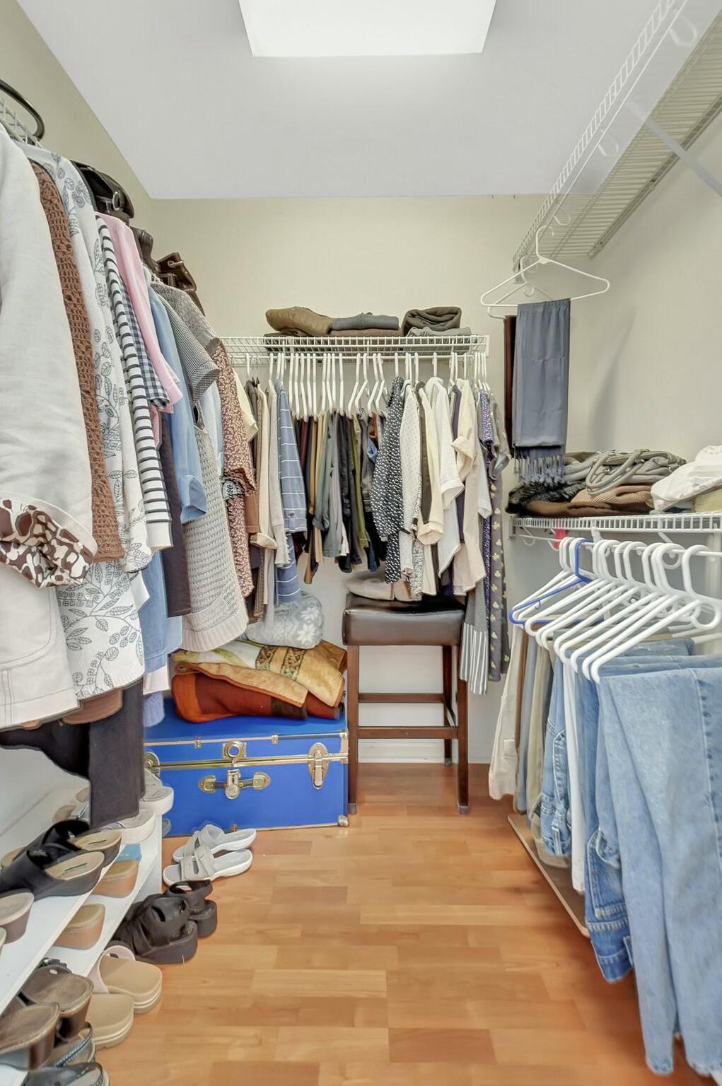 6090 Newport Village Way