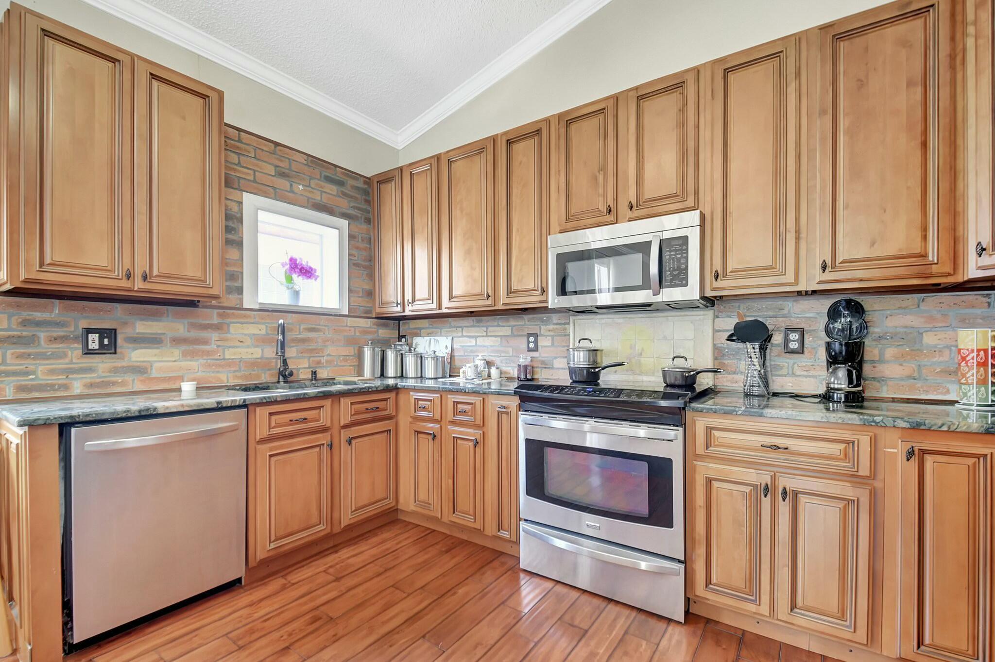 6090 Newport Village Way