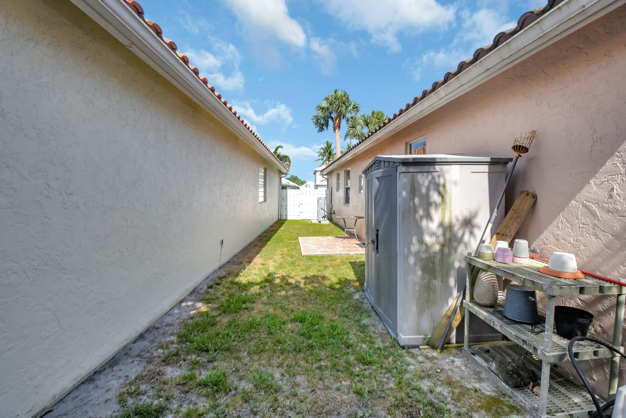 6090 Newport Village Way