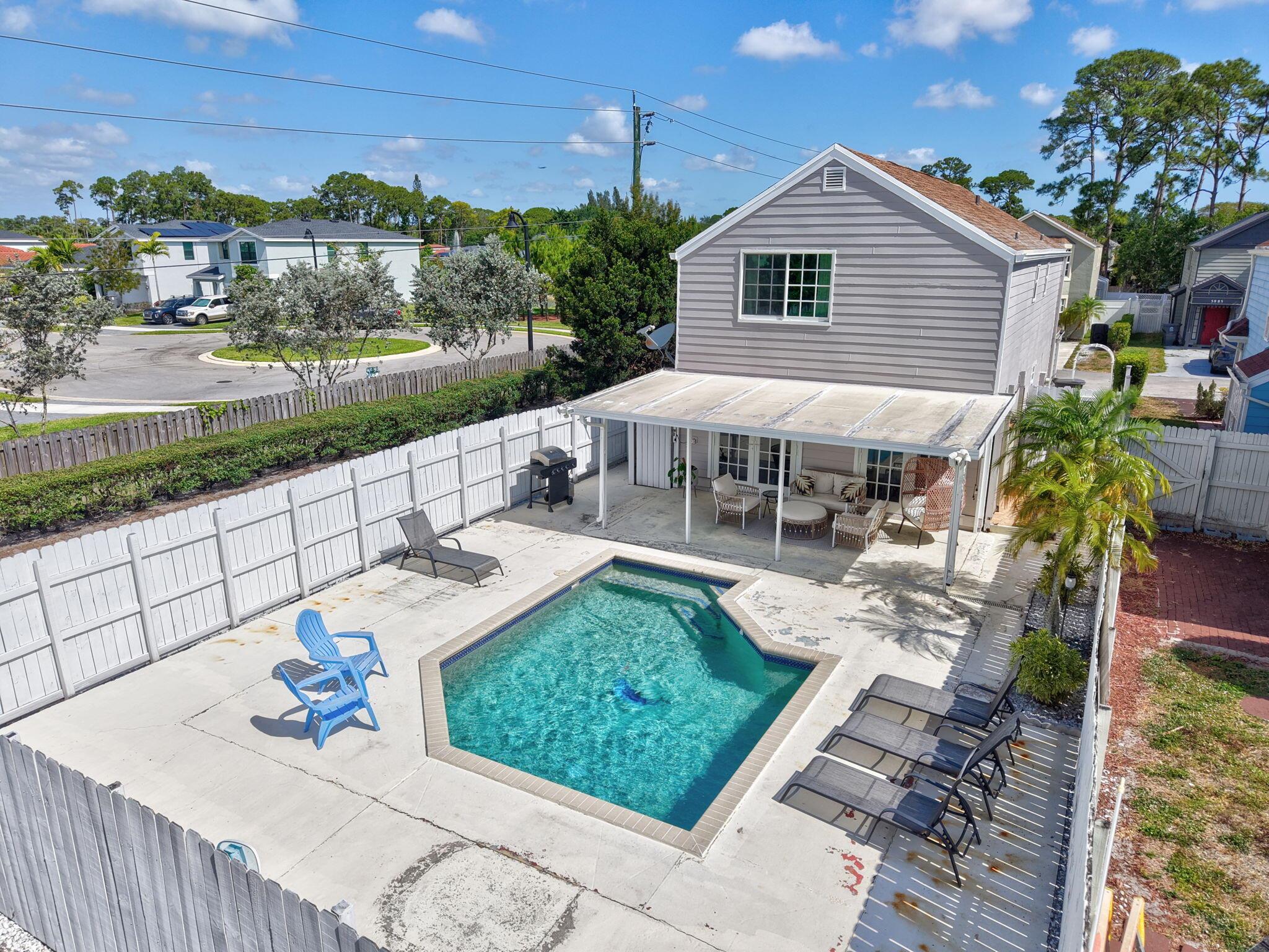 5890 Rambler Rose Way