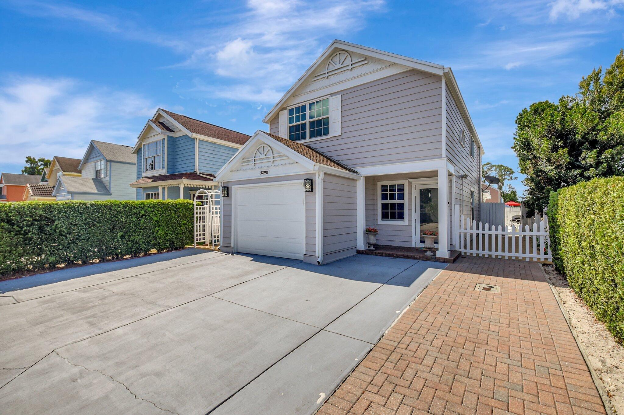 5890 Rambler Rose Way