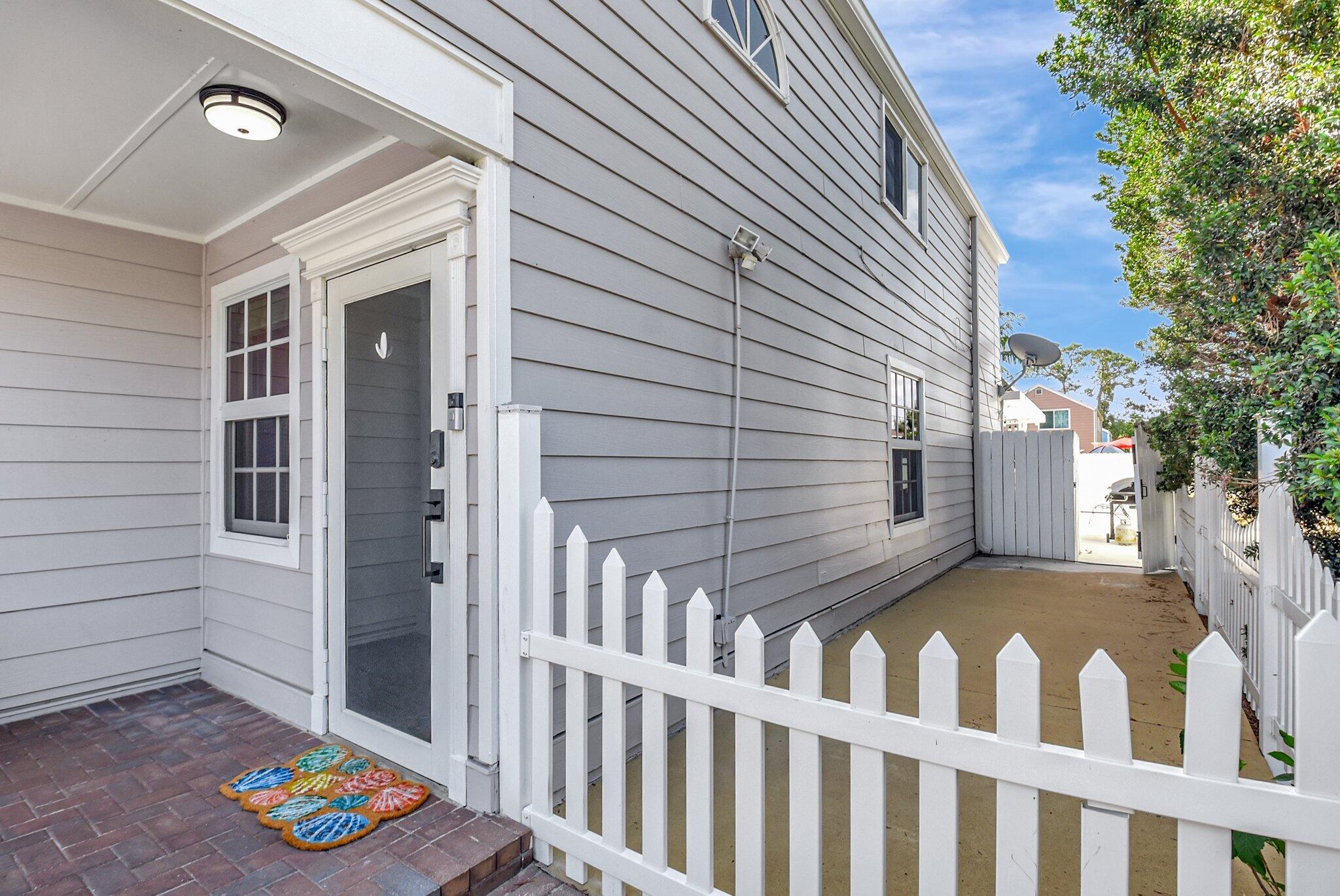 5890 Rambler Rose Way