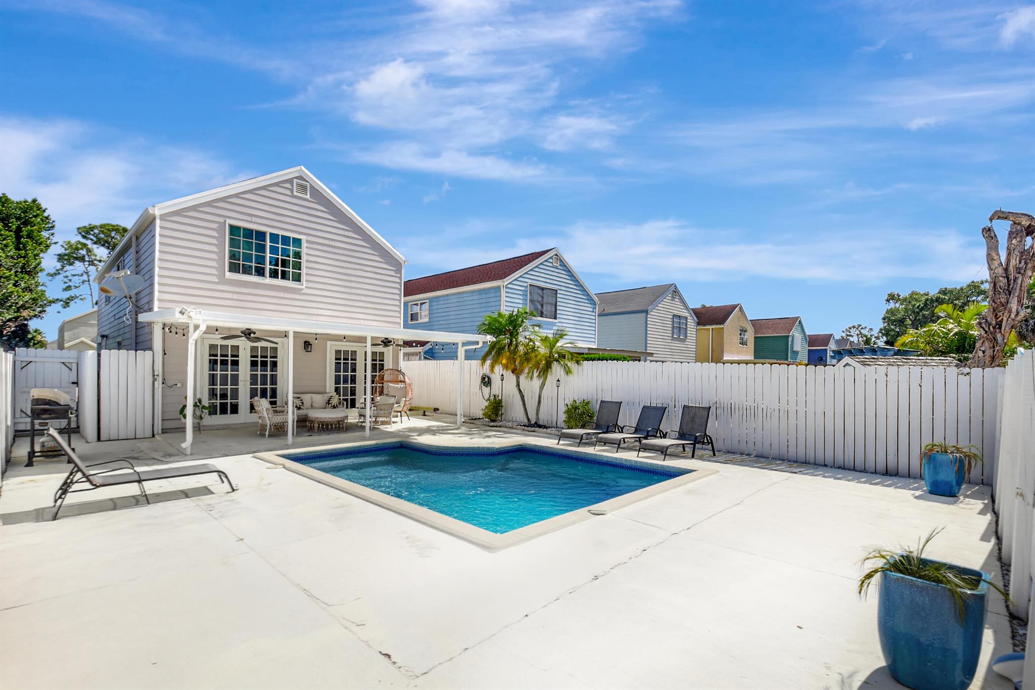 5890 Rambler Rose Way