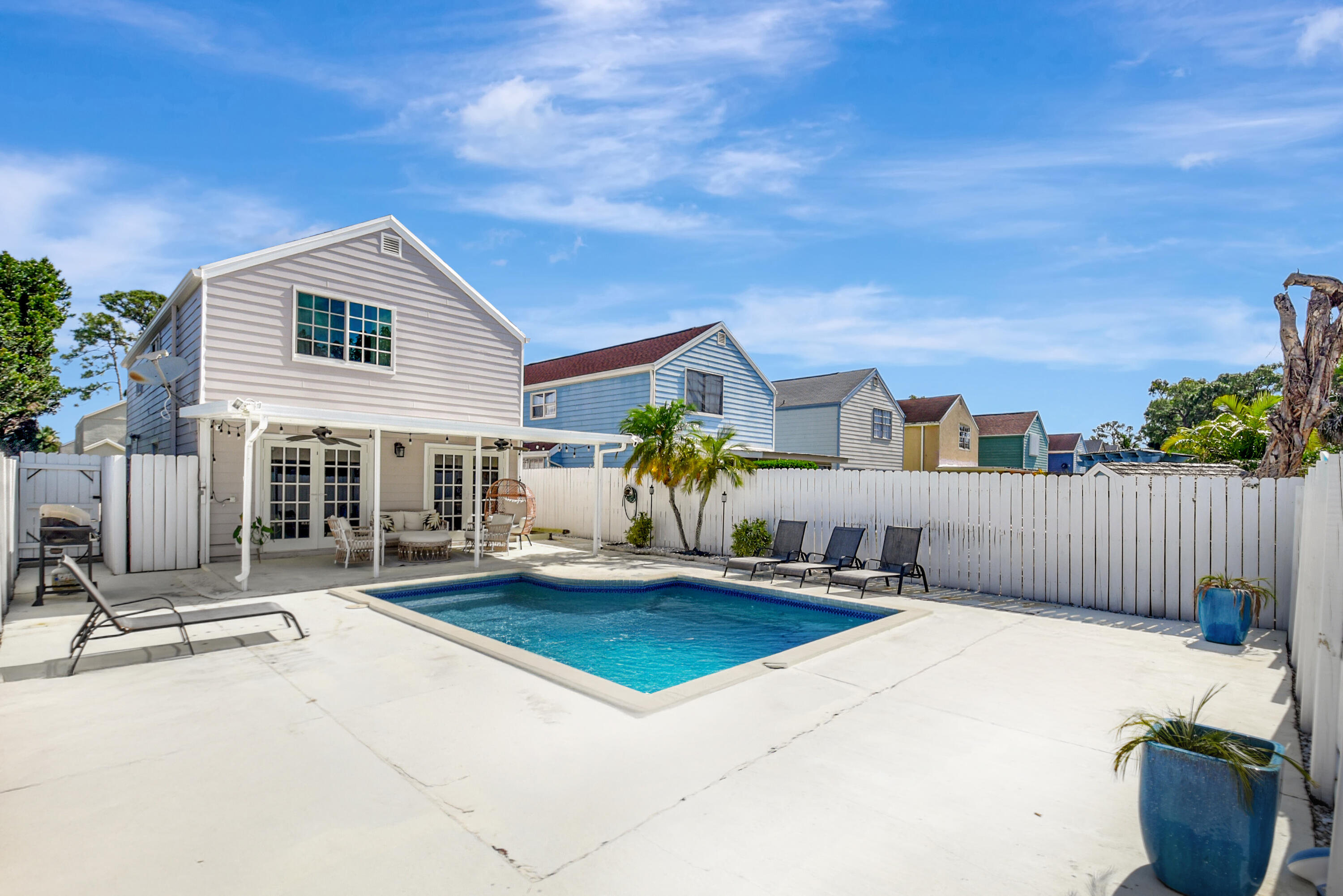 5890 Rambler Rose Way