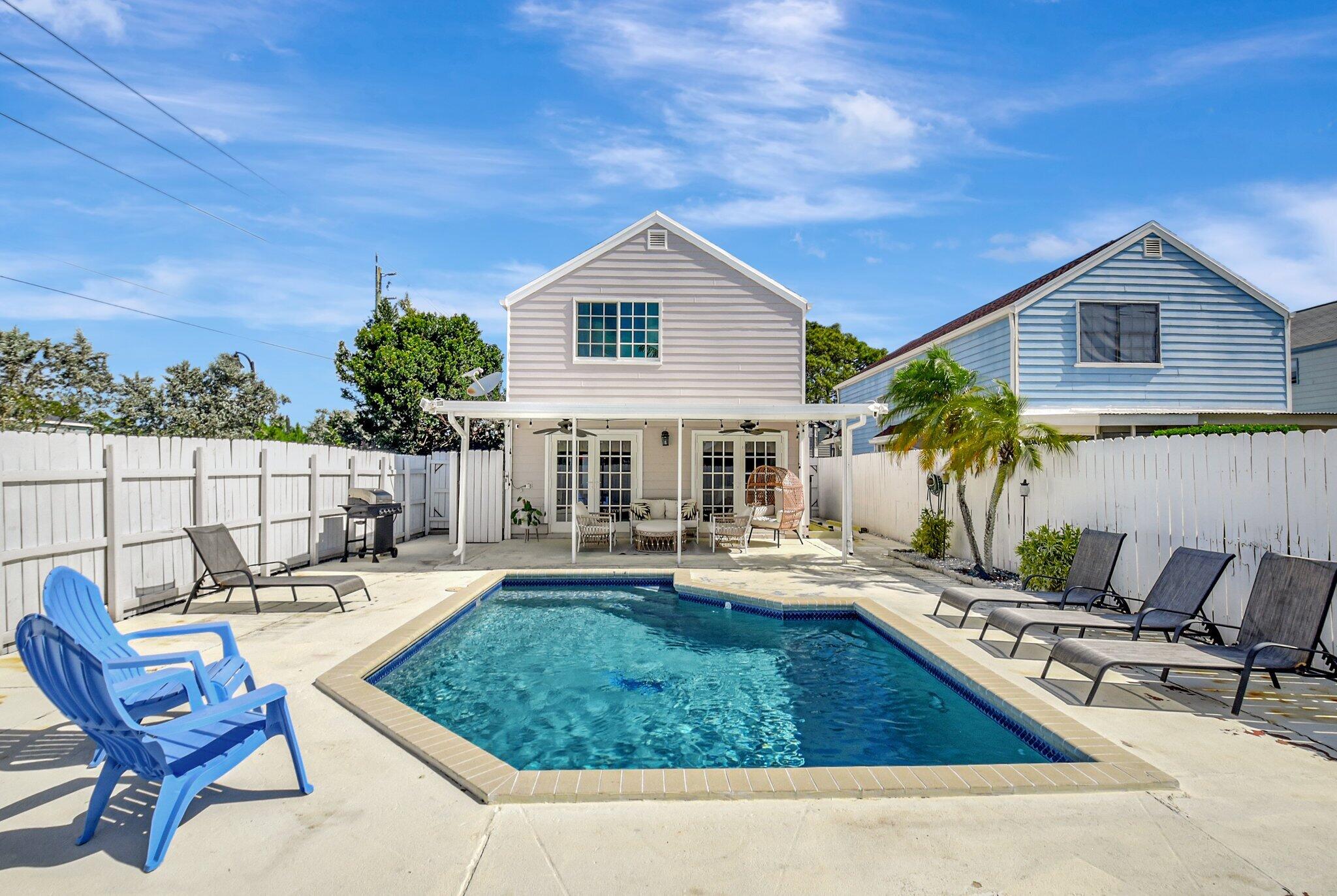 5890 Rambler Rose Way