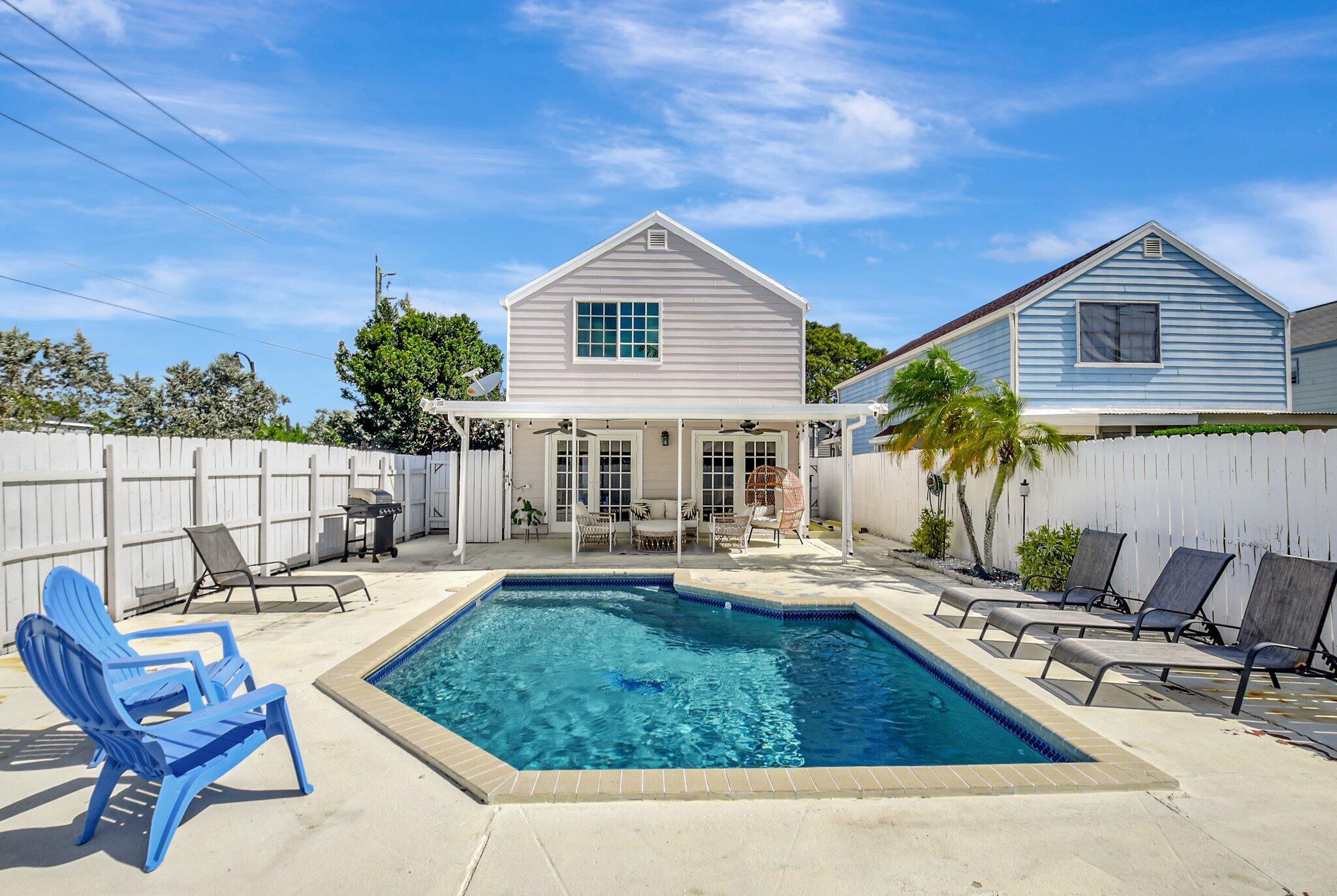 5890 Rambler Rose Way