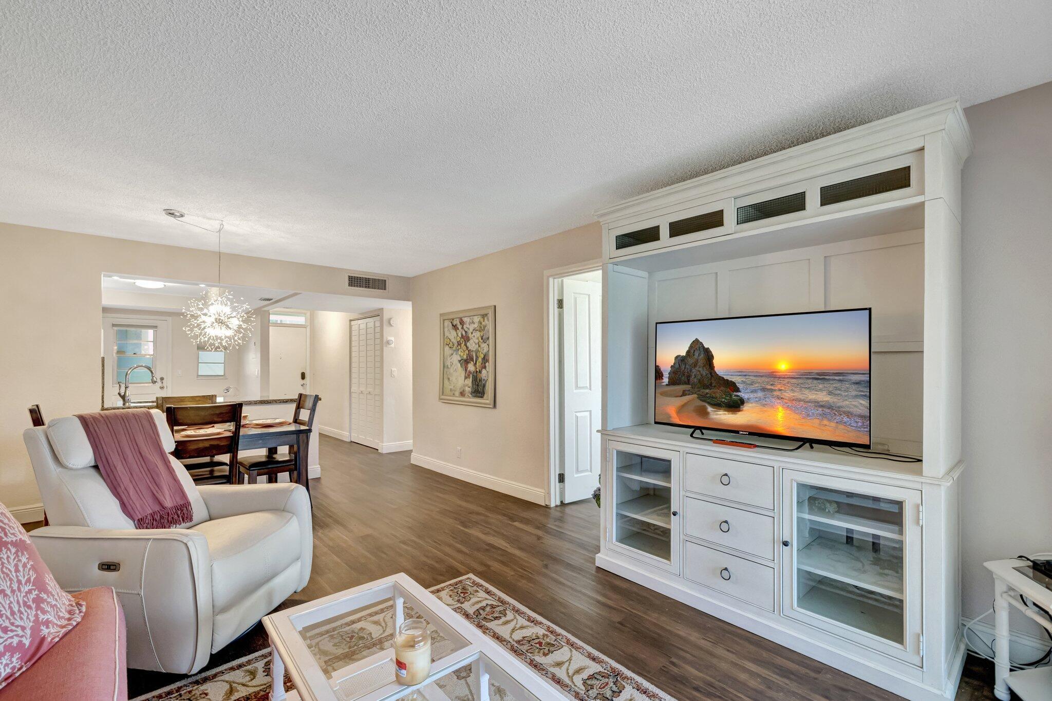 2901 NW 46th Avenue 101