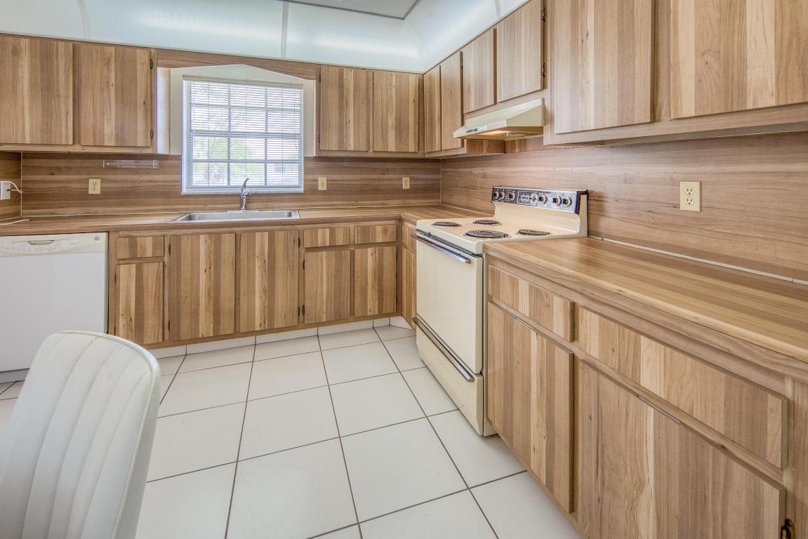 445 Franconia Circle, Lake Worth