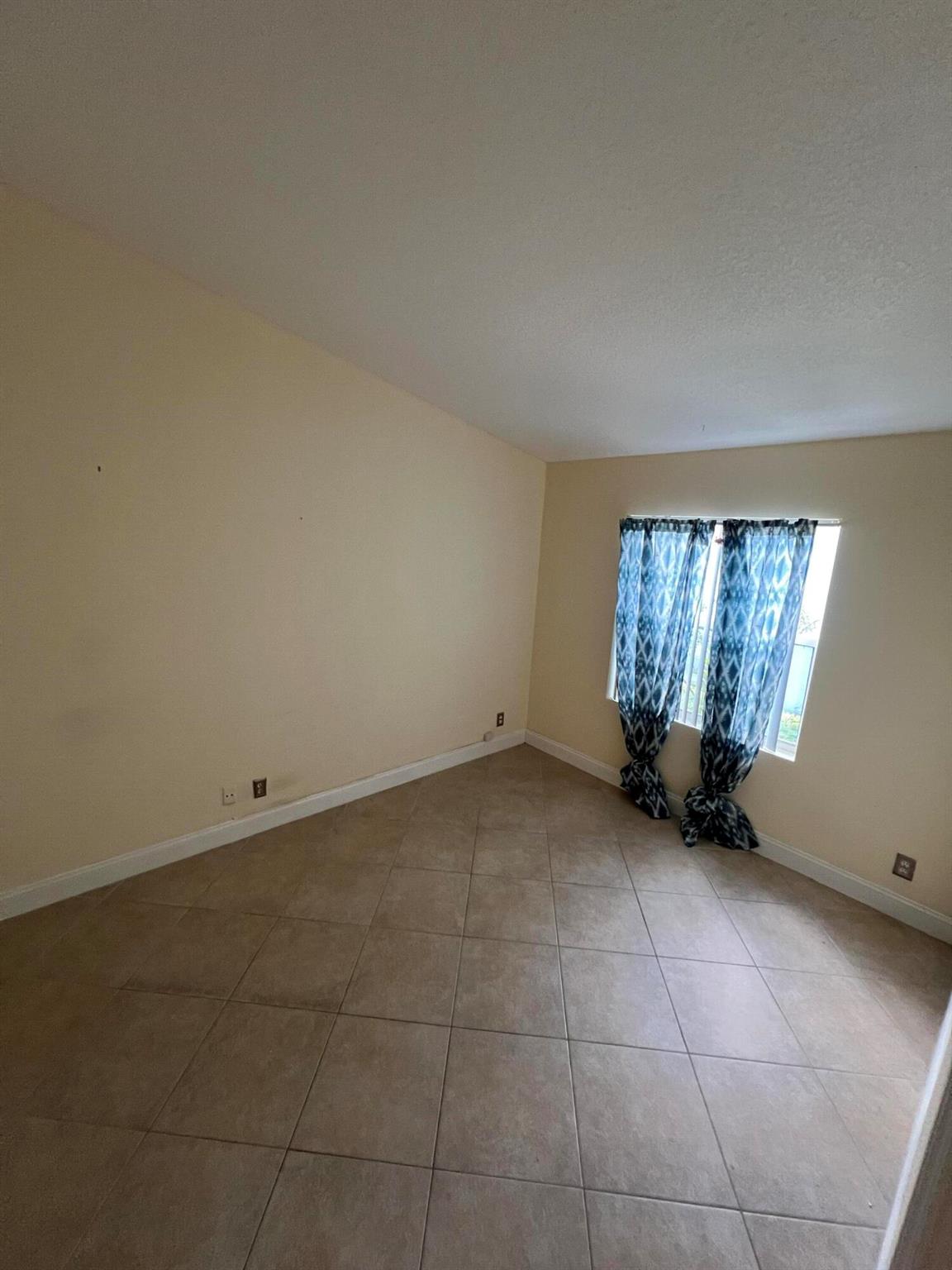 713 W Key Street W
