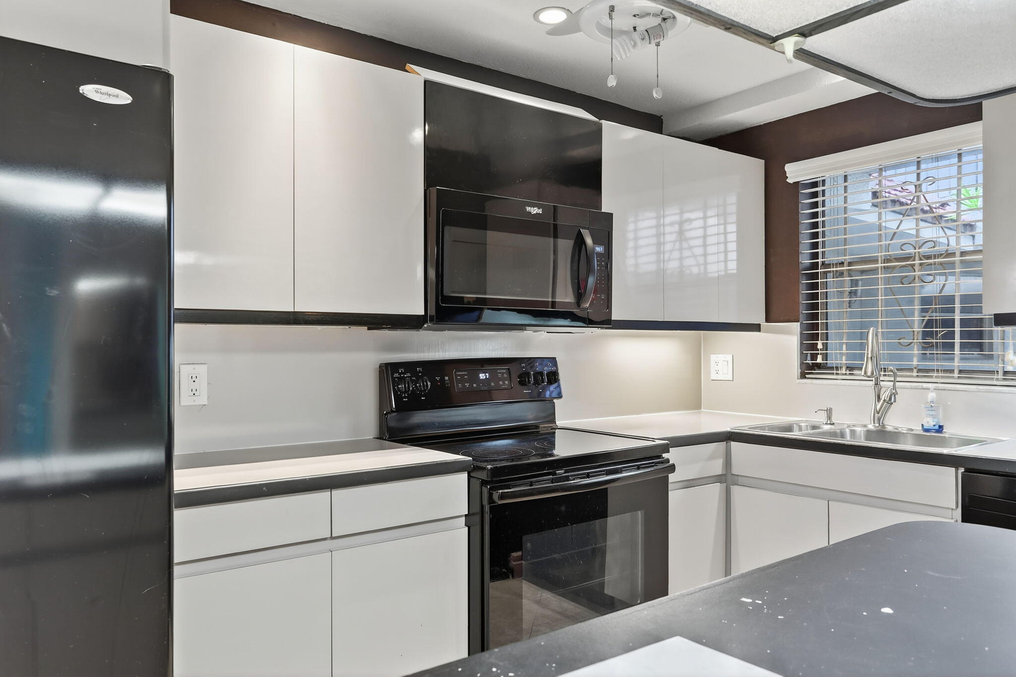 1775 N Andrews Square 101w