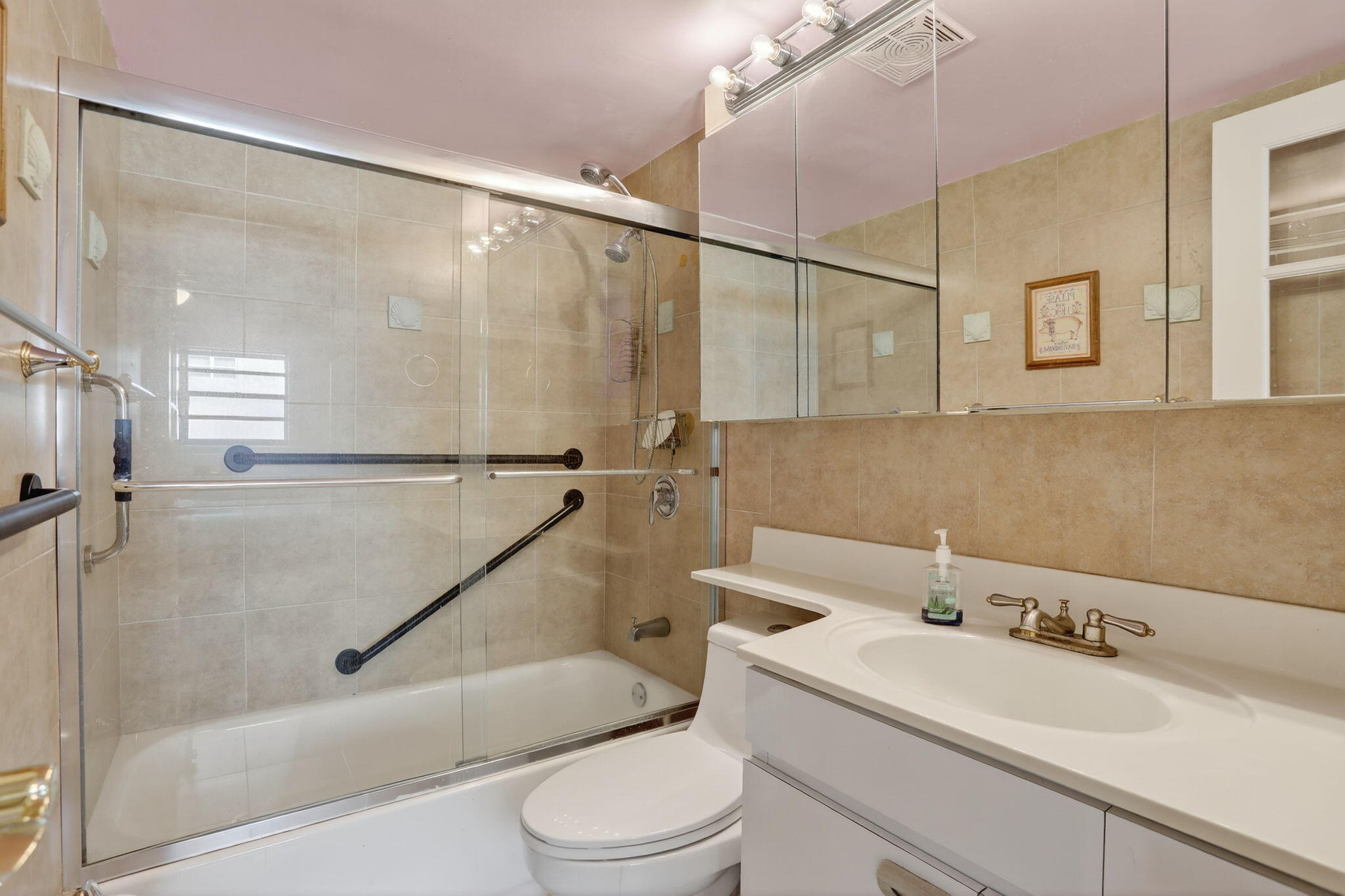 1775 N Andrews Square 101w