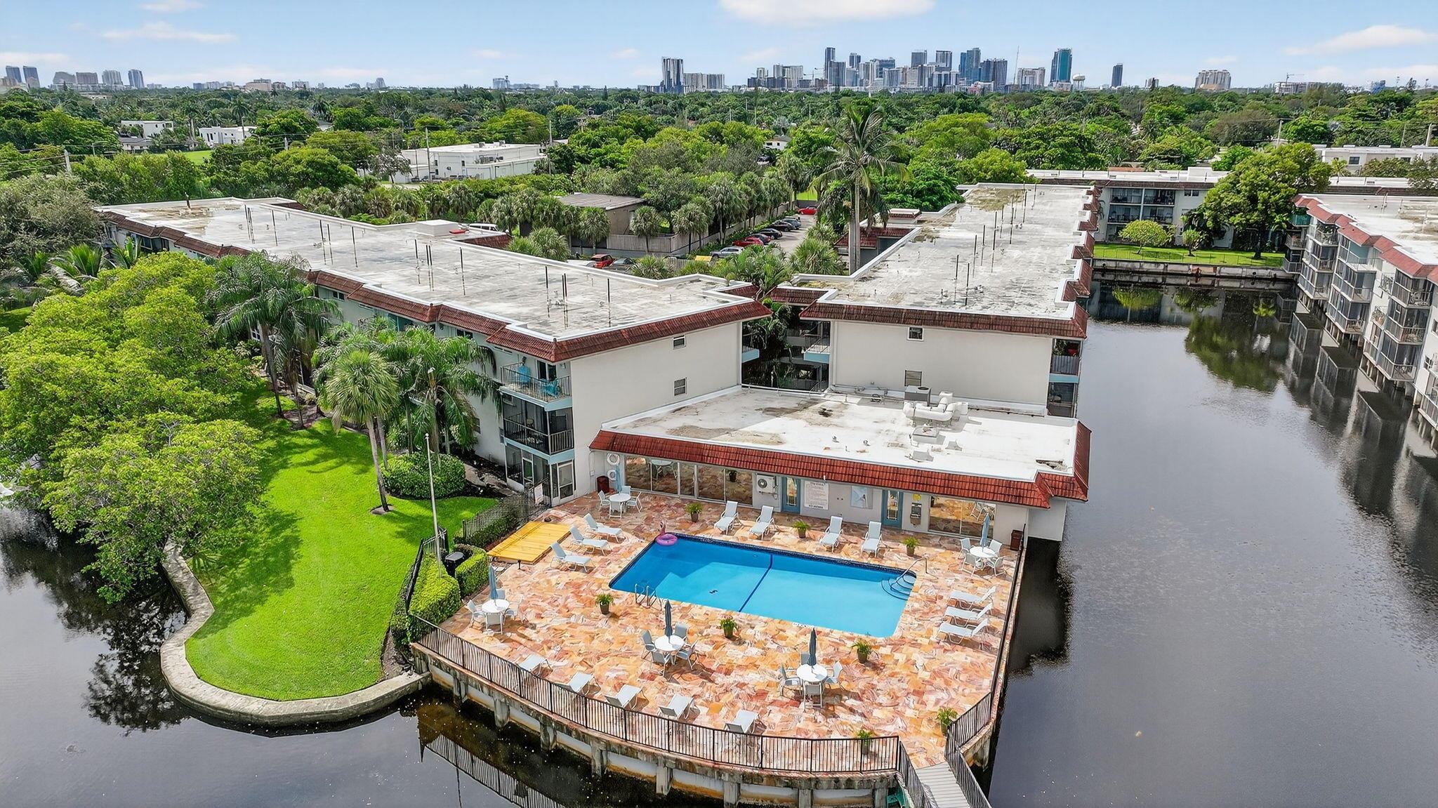 1775 N Andrews Square 101w