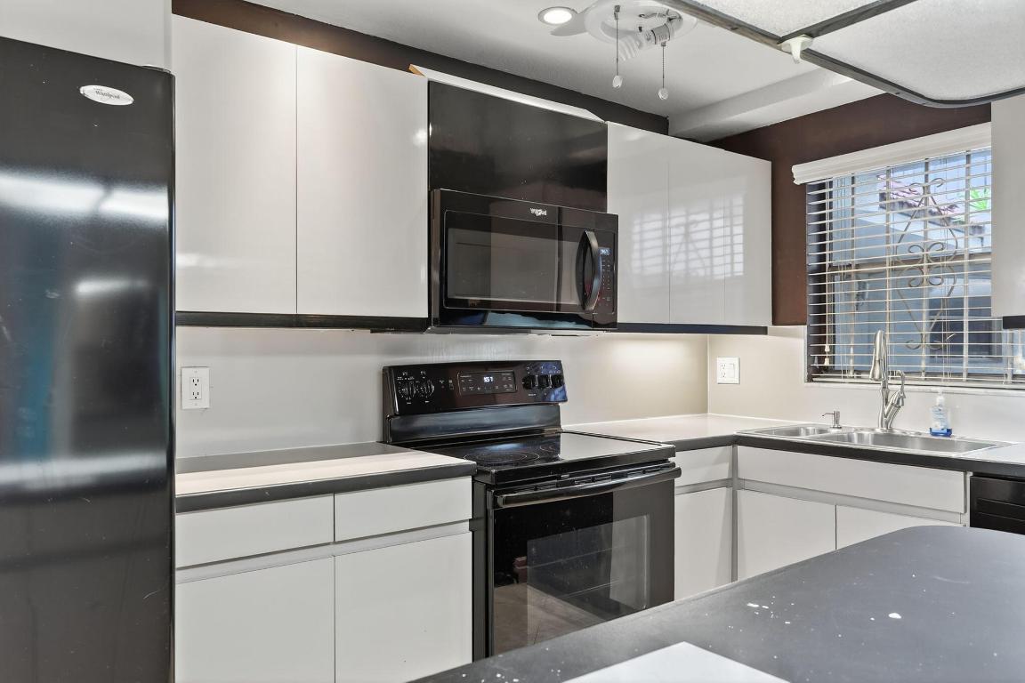 1775 N Andrews Square 101w