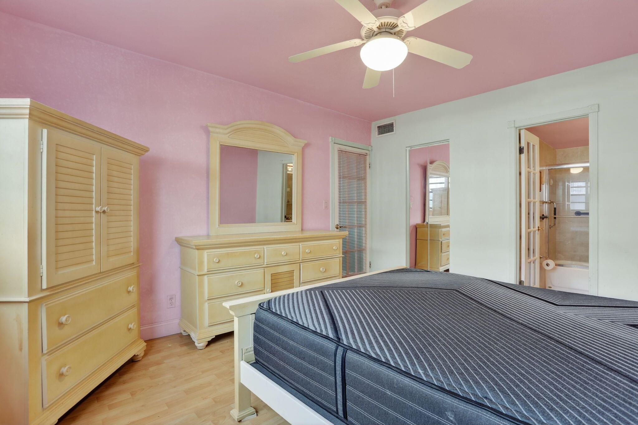 1775 N Andrews Square 101w