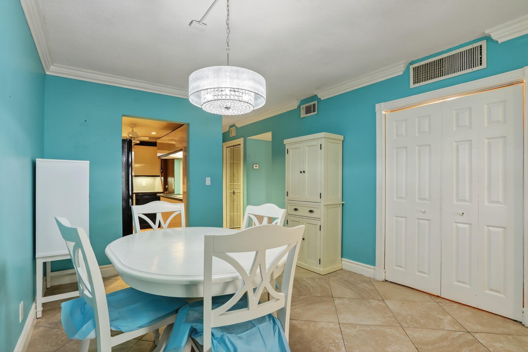 1775 N Andrews Square 101w