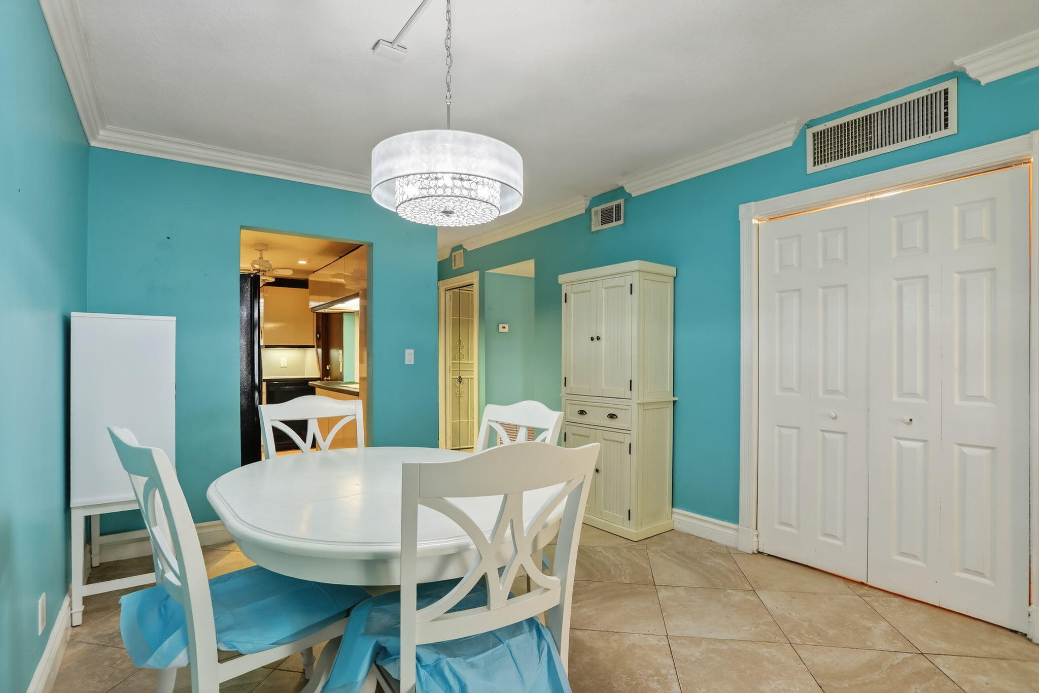 1775 N Andrews Square 101w