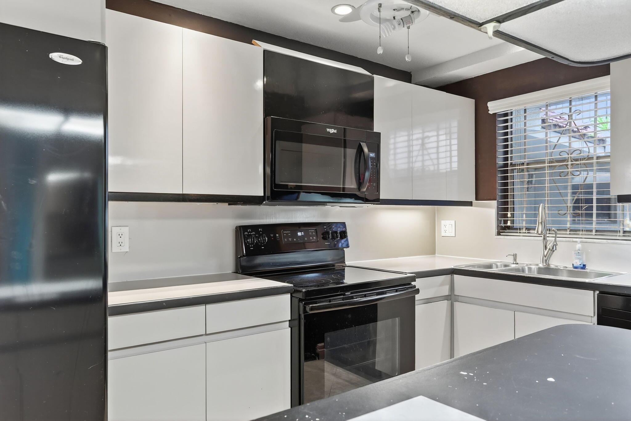 1775 N Andrews Square 101w