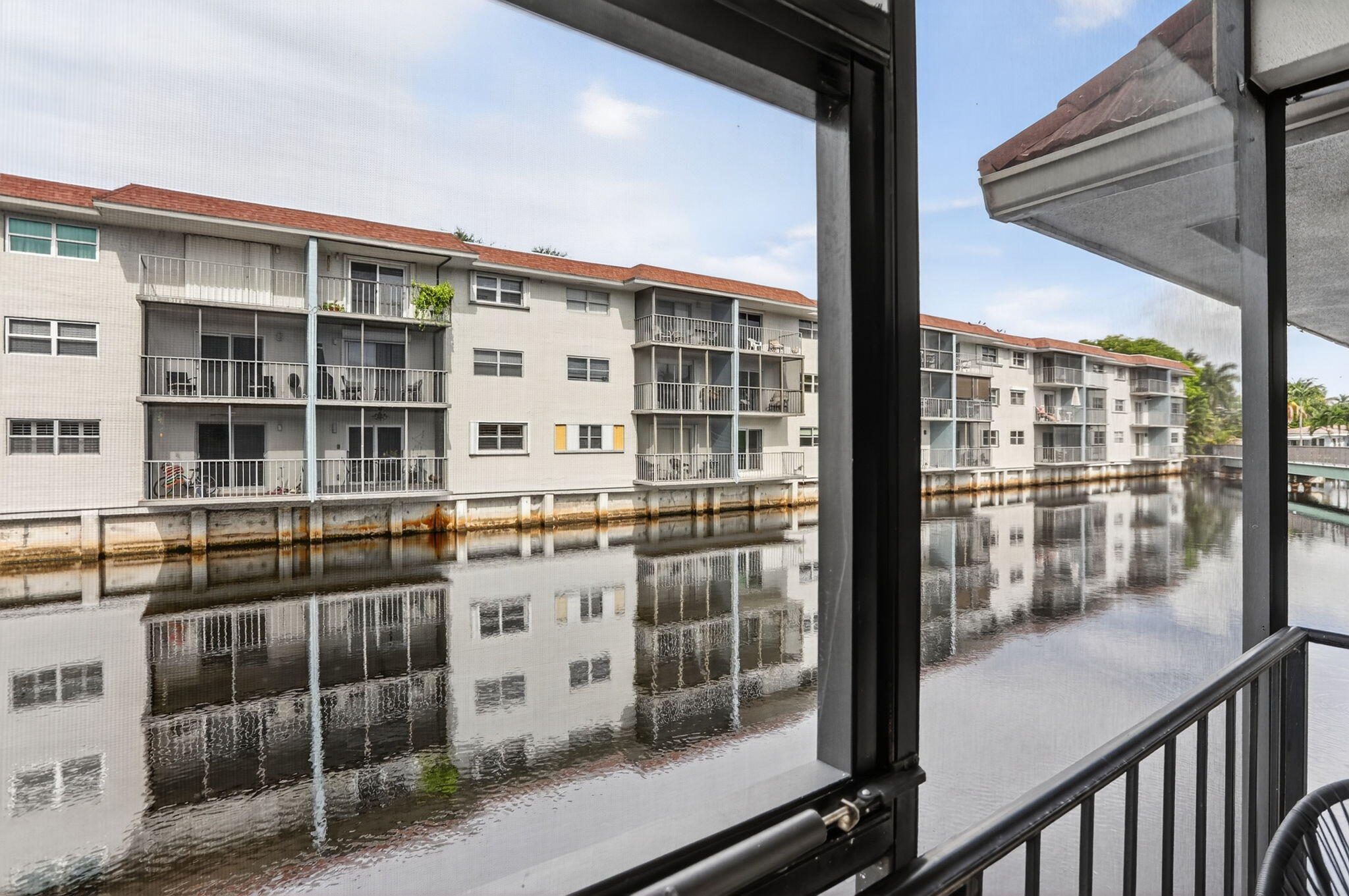 1775 N Andrews Square 101w