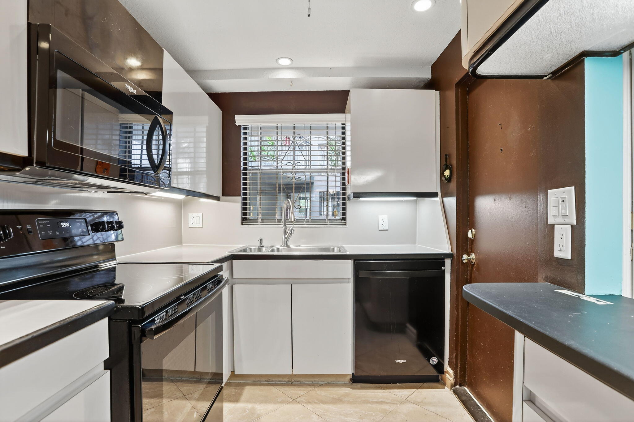 1775 N Andrews Square 101w