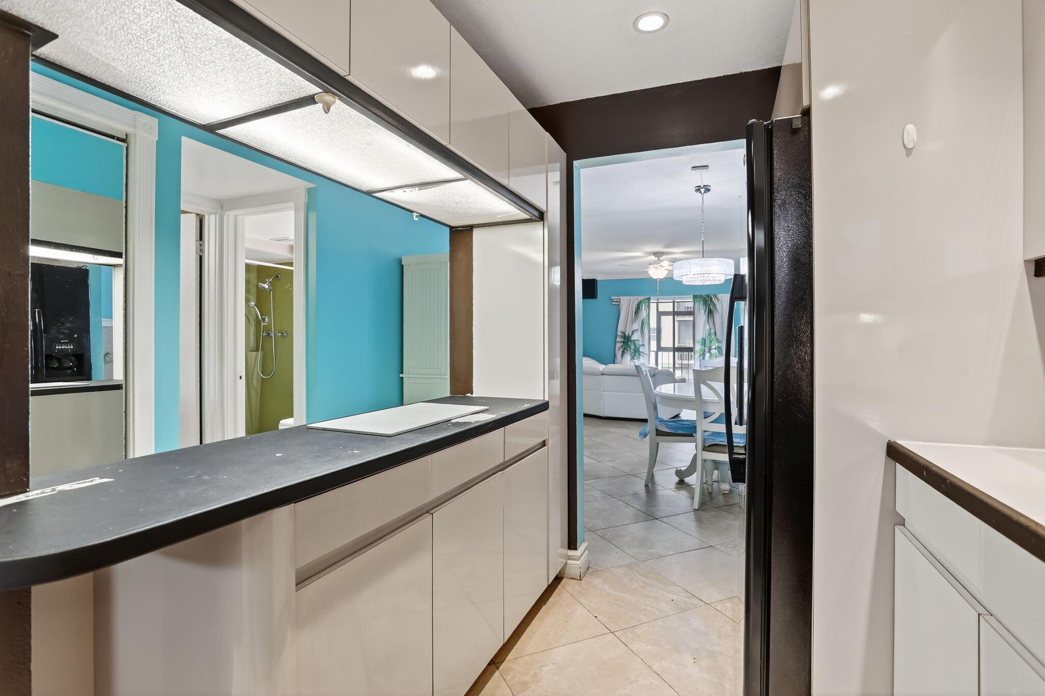 1775 N Andrews Square 101w