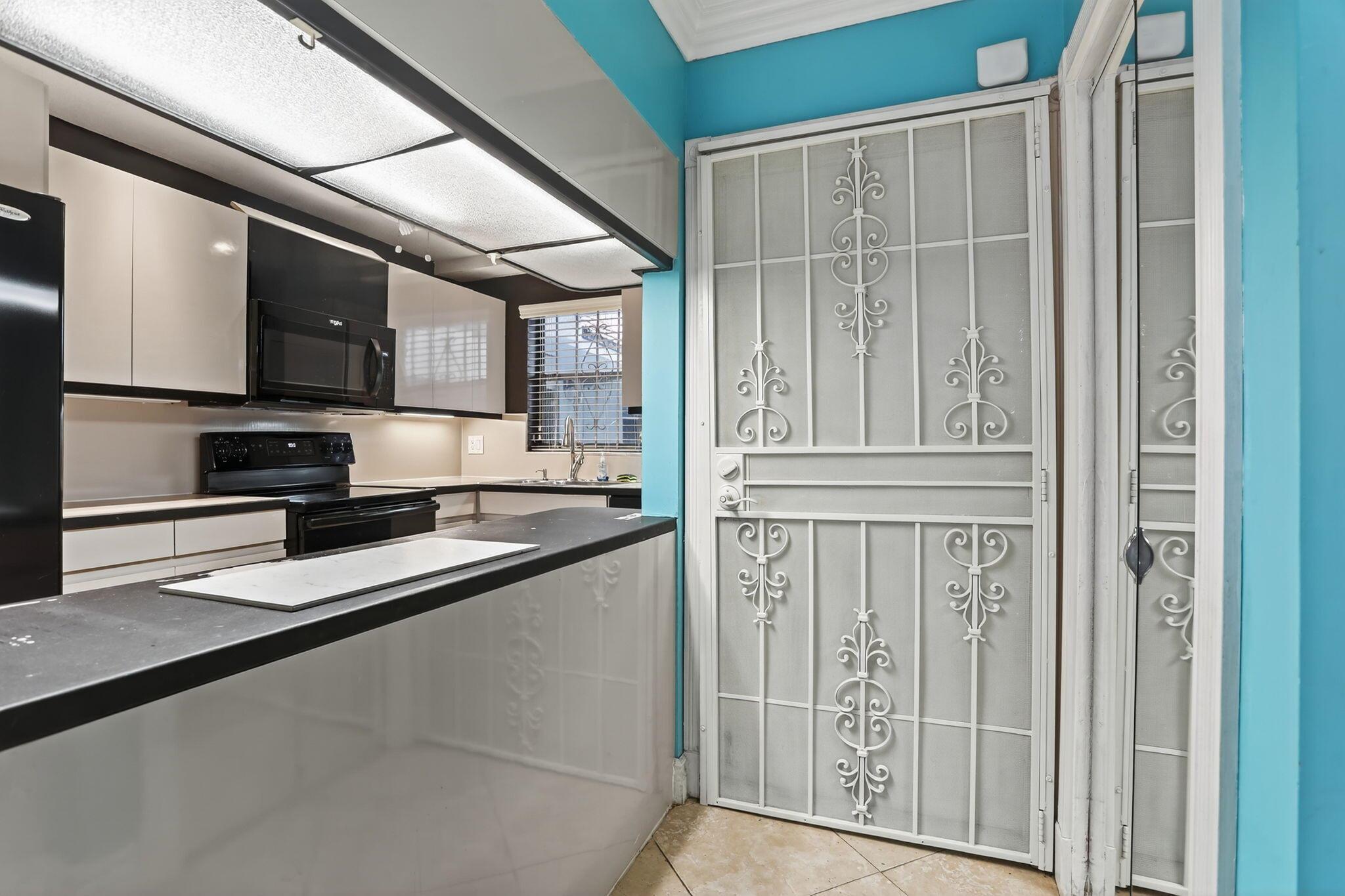 1775 N Andrews Square 101w